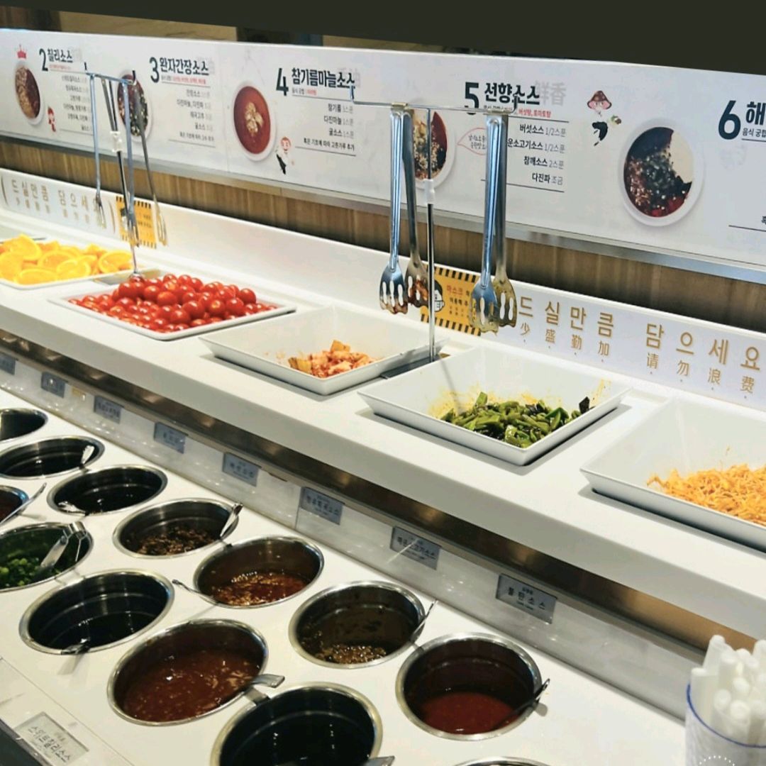 오랜만에 다녀온 하이디라오는 서비스와 맛 면에서는 여전히 기대를 저버리지 않았다. 직원들의