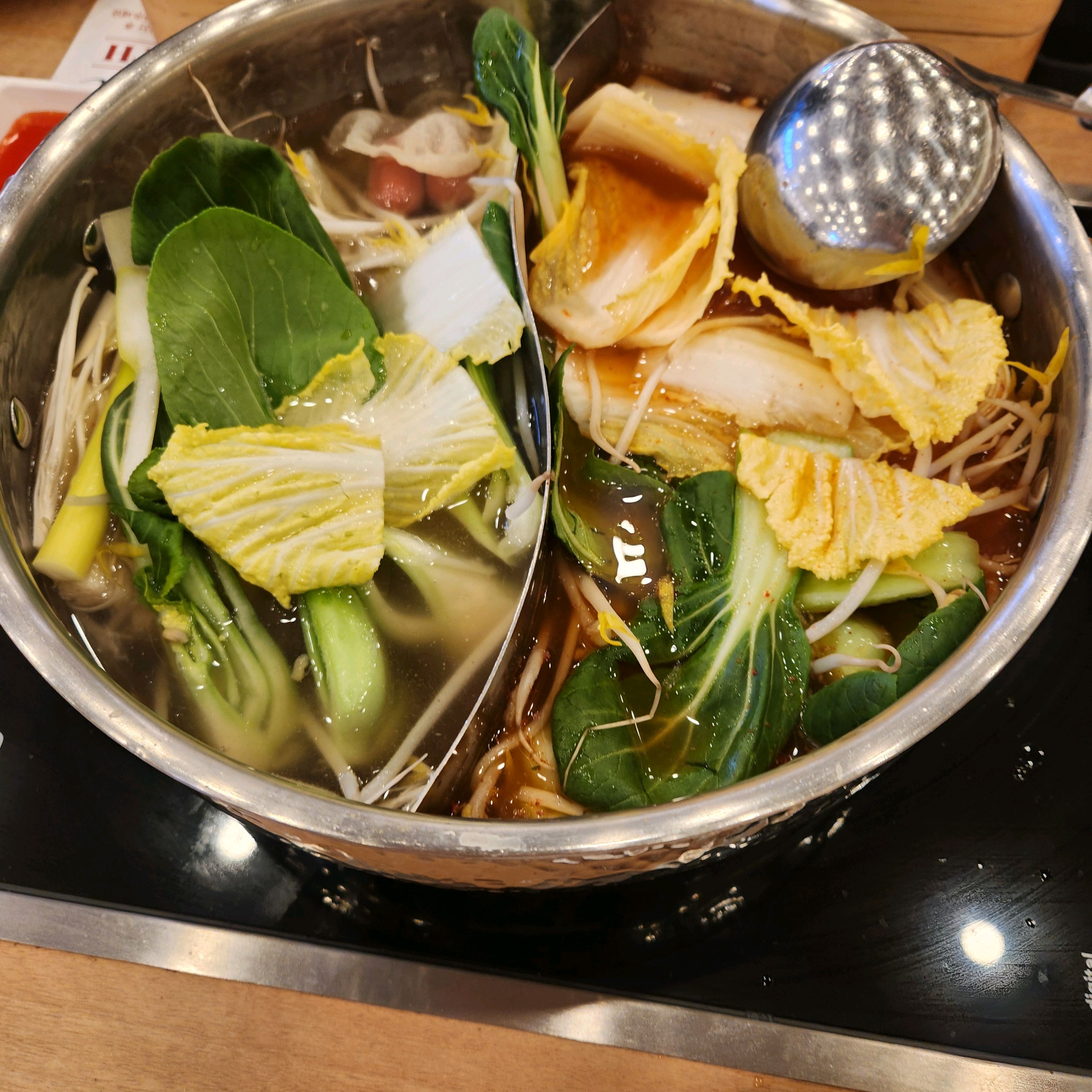 이용시간 100분 제한있고 재료 신선하니 괜찮아요 - 안양동 맛집 샤브올데이 안양삼덕공원점