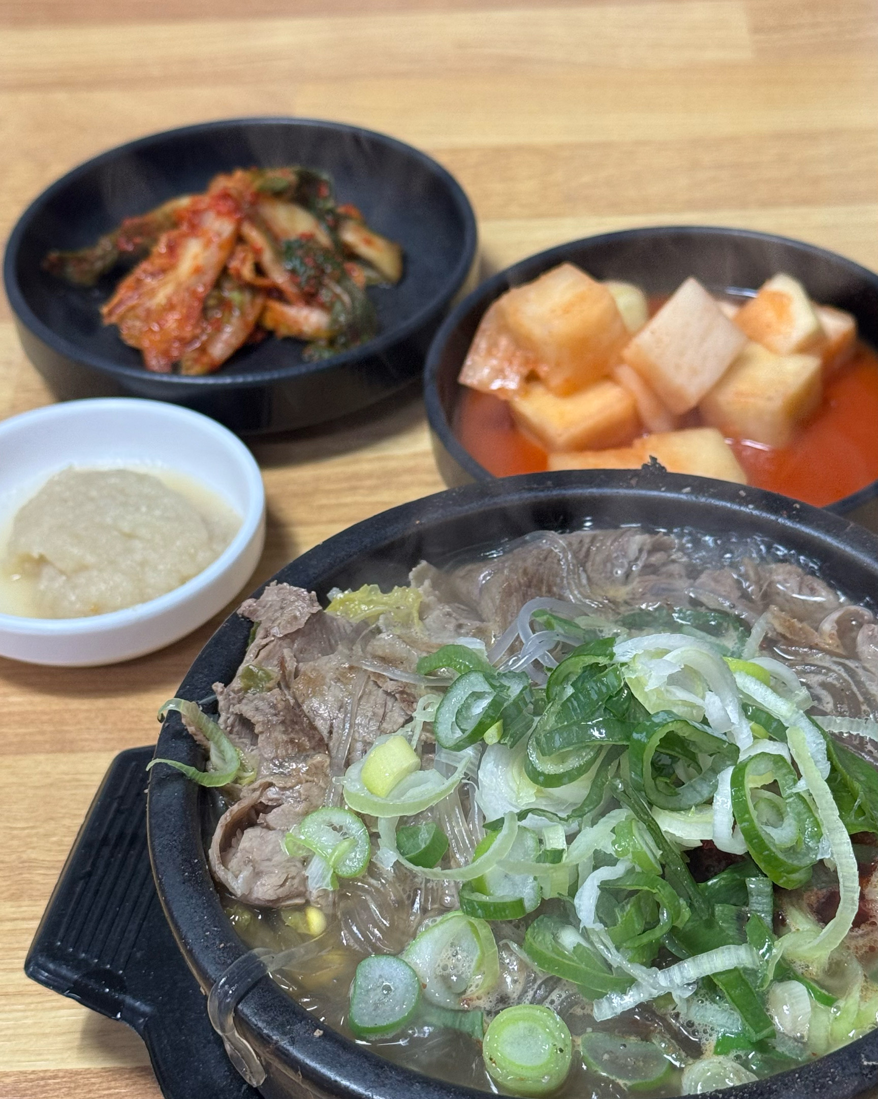 제주도 내 분점도 가봤는데 역시 본점이 제일 맛있어요. - 제주 맛집 은희네해장국