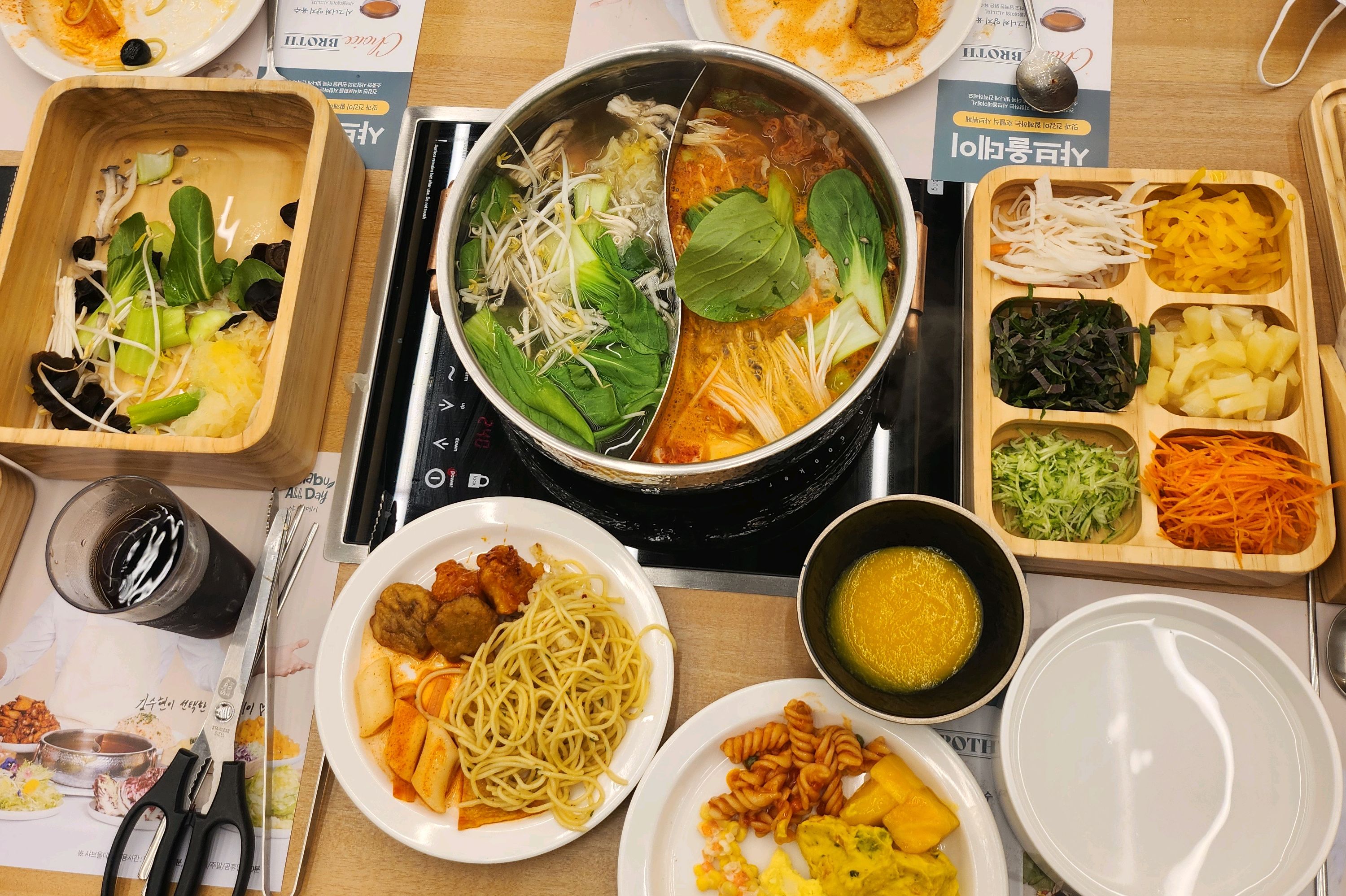 샤브에 넣을 어묵종류도 다양하고 디저트거리가 더 많네요. - 대구 상인동 맛집 샤브올데이 대구상인점