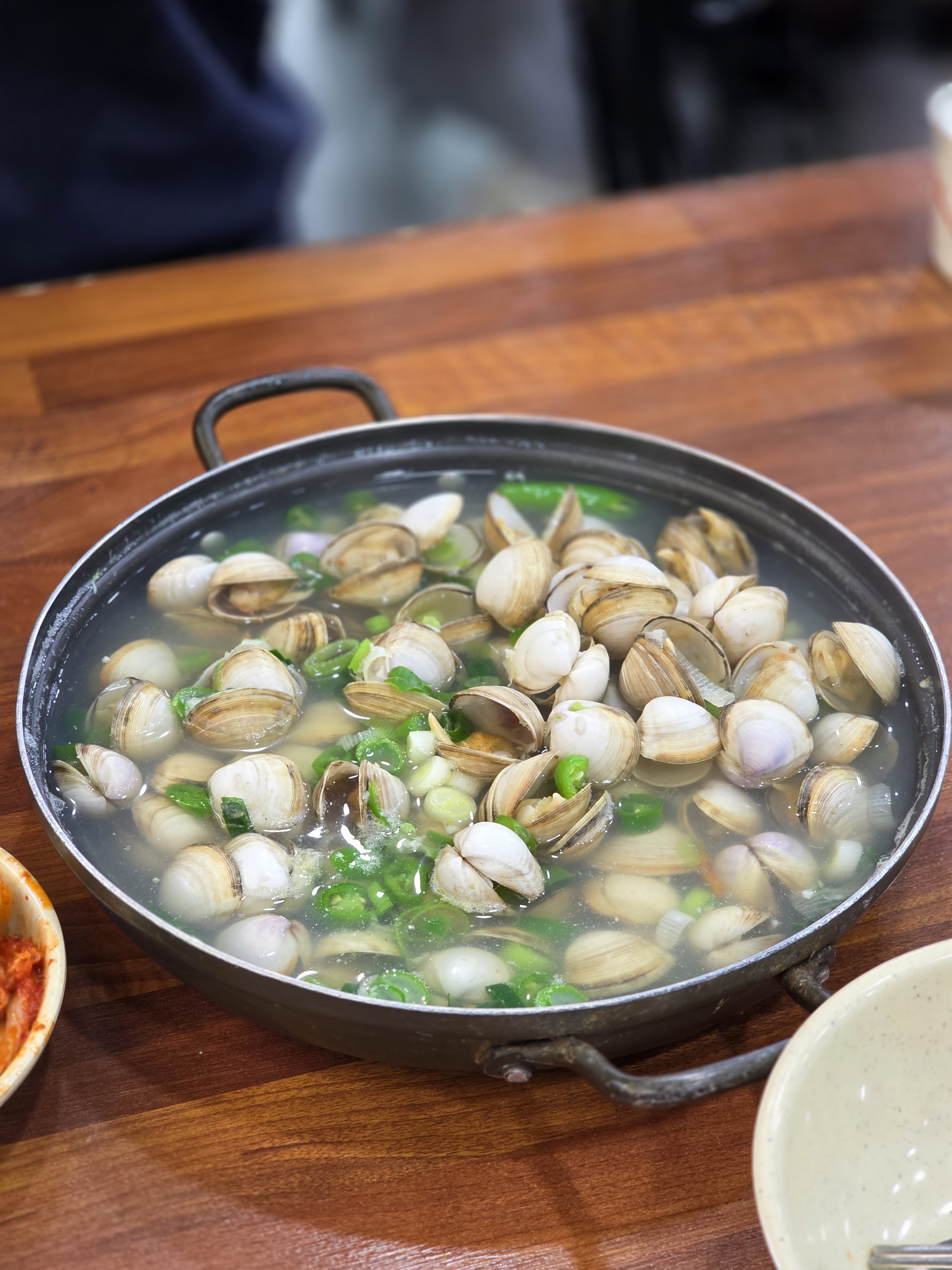 명동교자 김치가 더 맛있어요 - 대전 맛집 한영식당