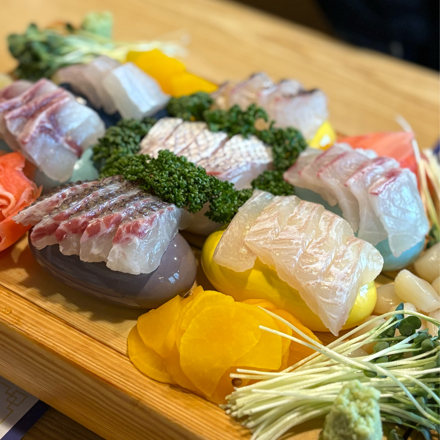 가족들과 식사하러 자주 와요! 신선한 숙성회 무한히 즐길 수 있어서 좋아요! 사이드도 맛있