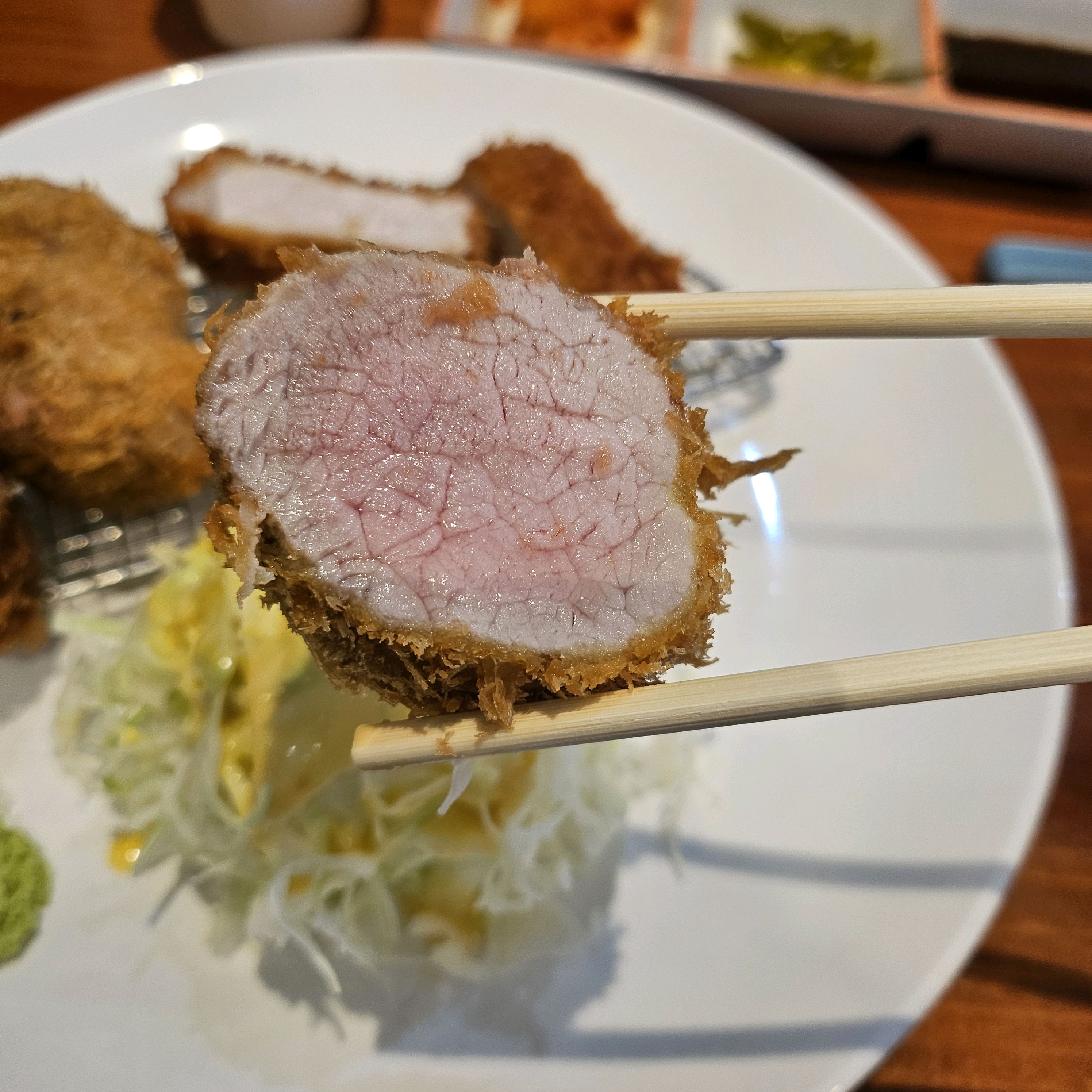 튀김도 바삭하고 육즙 가득하고 너무 맛있는 한끼였습니다~ - 불당동 맛집 콤폰