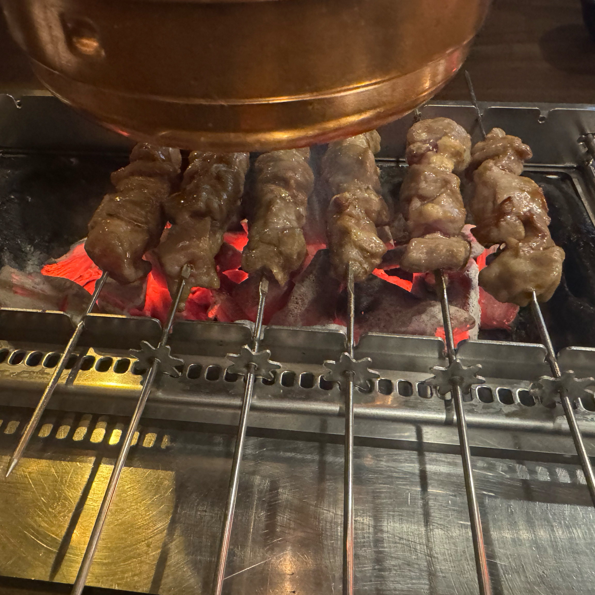 고양꼬치 양꼬치 너무 맛있어요 꿔바로우도 맛잇고 디자인도 세련되고 직원들도 친절하세요 - 천호동 맛집 고양꼬치 천호점
