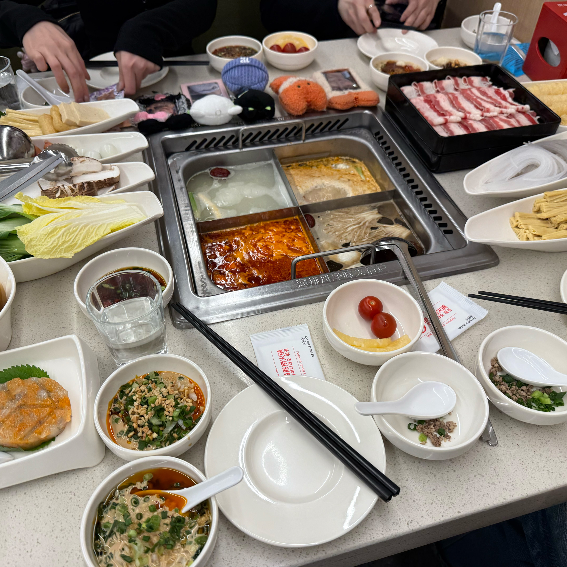 웨이팅시간도 음식양도 가격도 항상 ㅎㄷㄷ한 하이디라오... - 홍대 맛집 하이디라오 홍대점