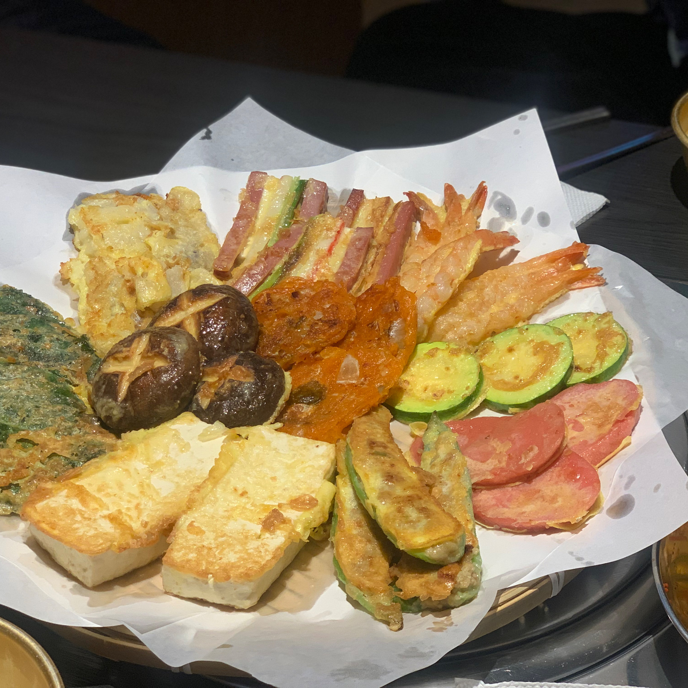 전이 푸짐하고 맛있어요!! - 천호동 맛집 천호전집