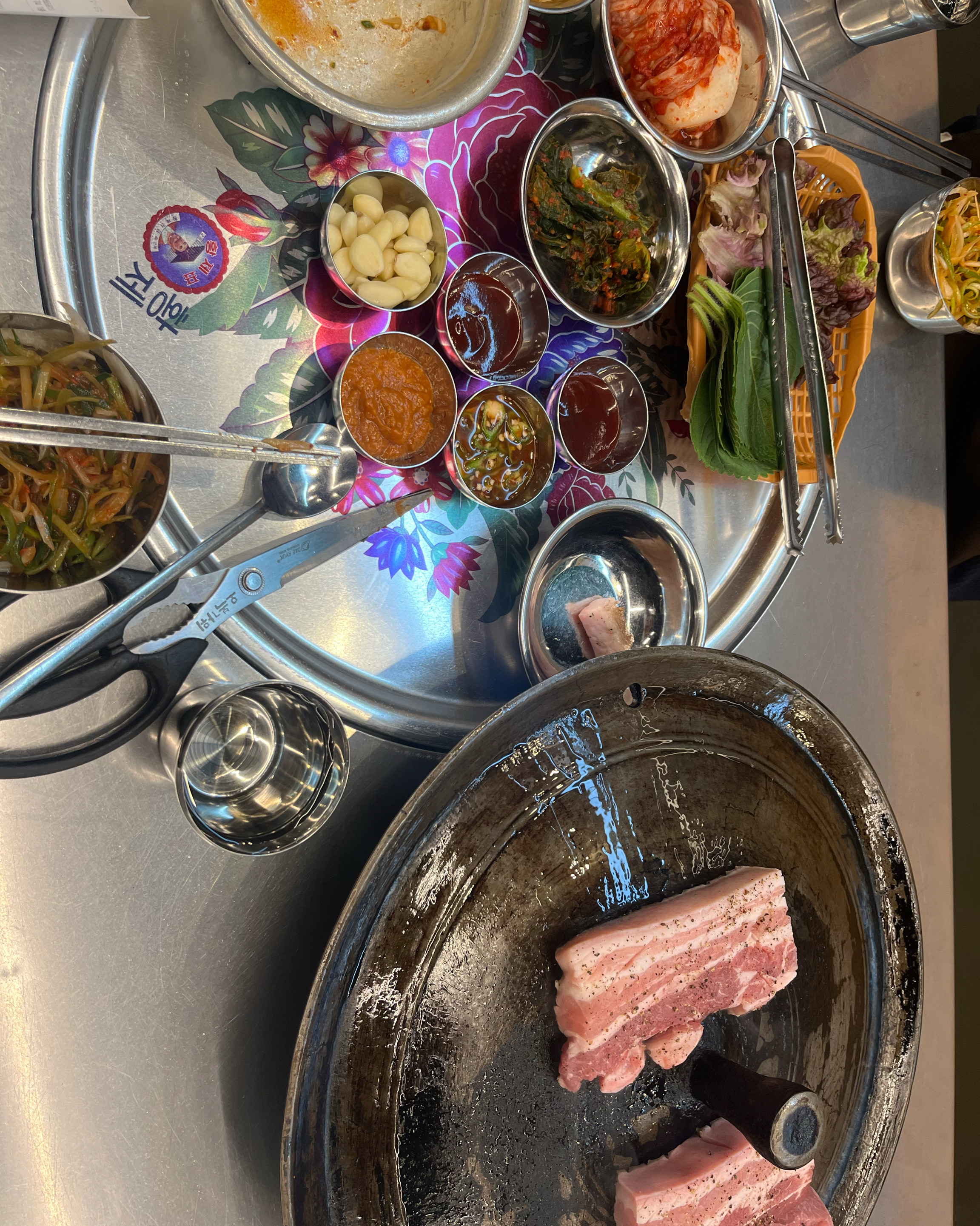 고기도 직접 구워주시고 상도 한가득 나오고 너무 맛있어요!! - 구월동 맛집 목구멍 인천구월점
