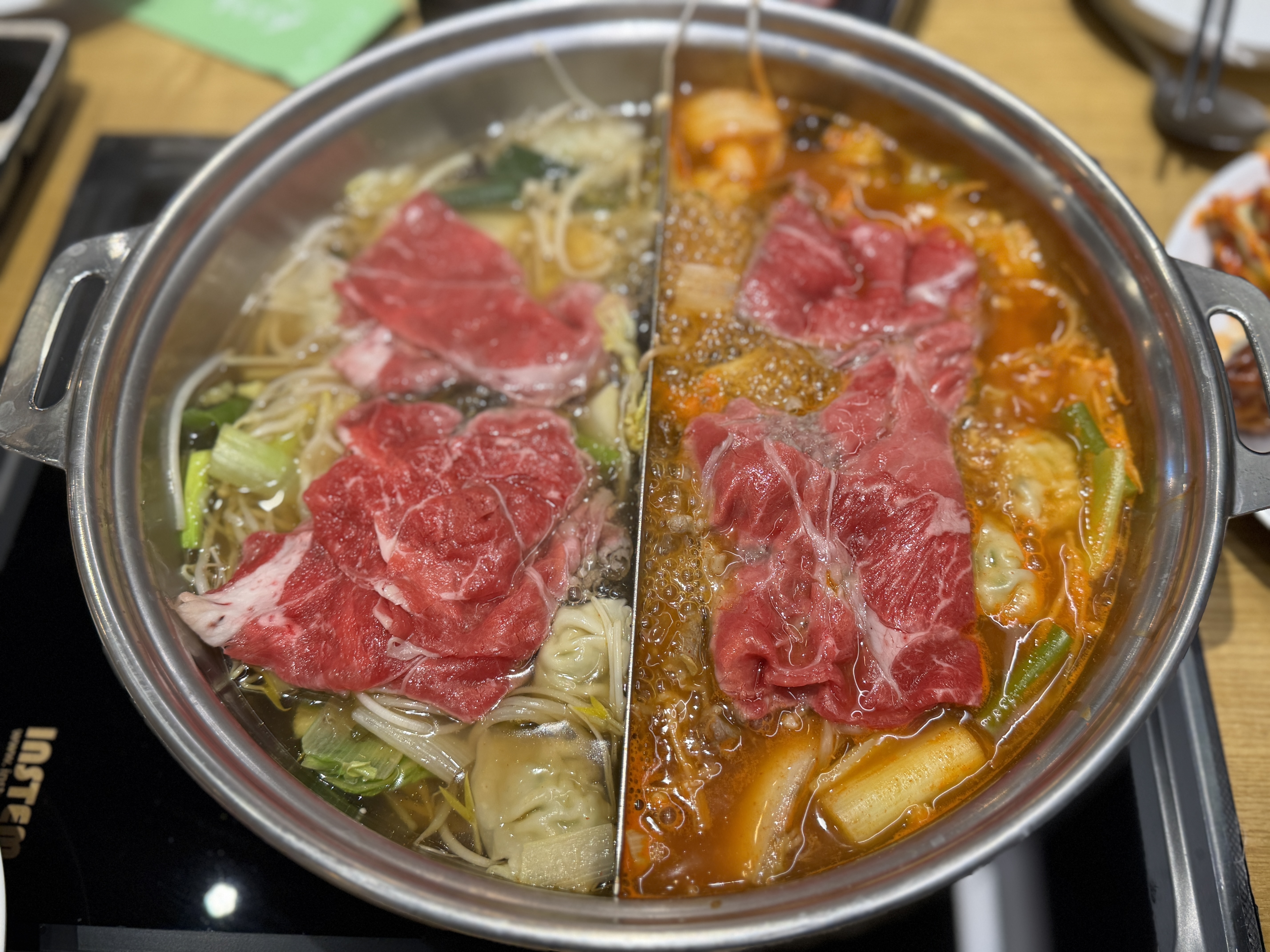 제가 가본 샤브중에 제일 맛있어요! 주차도 건물 밑에 바로할 수 있고 그리고 무엇보다 좀
