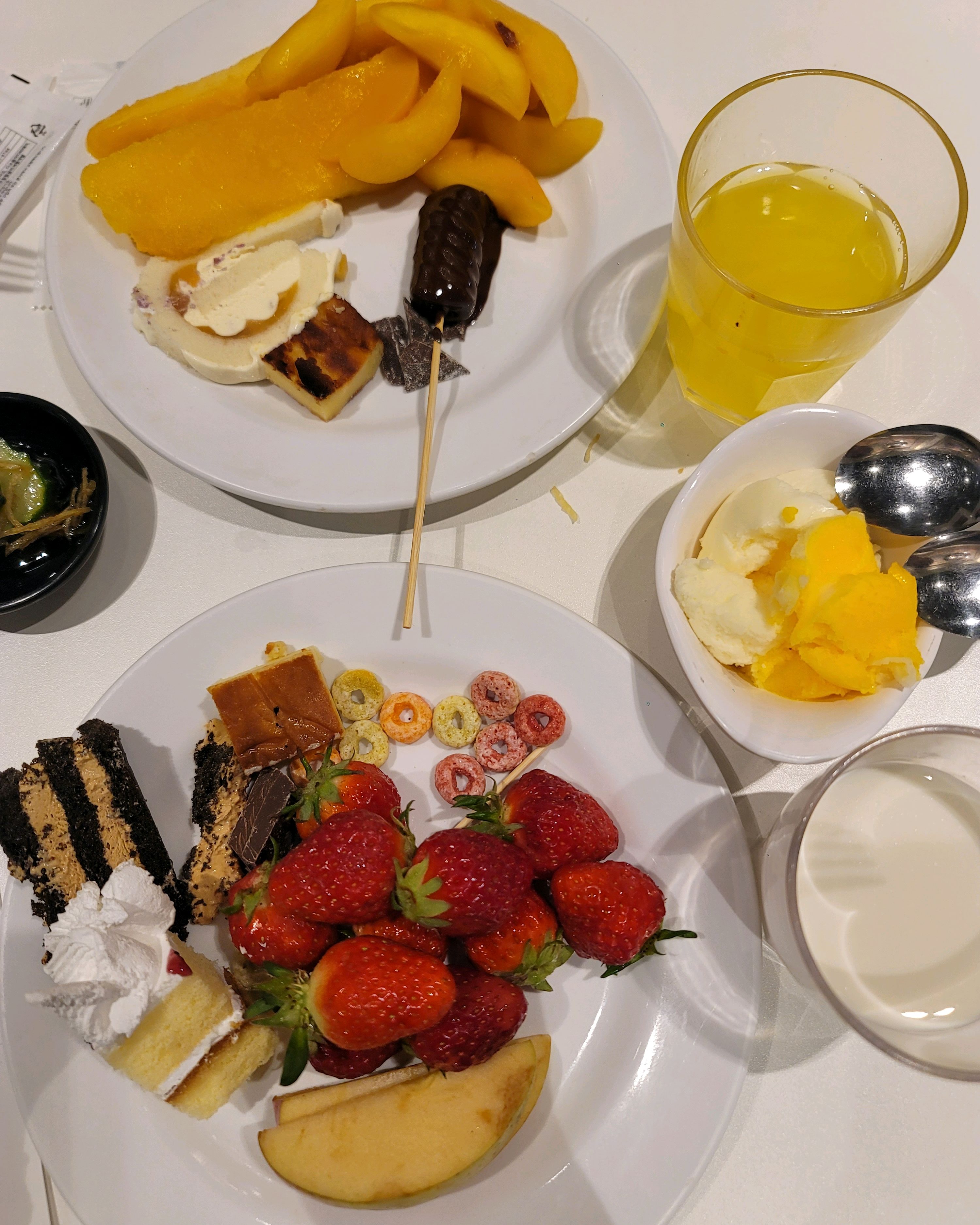맛있게 잘먹었어요(과일은 냉동이 많음) - 상봉역 맛집 애슐리퀸즈 엔터식스 상봉점