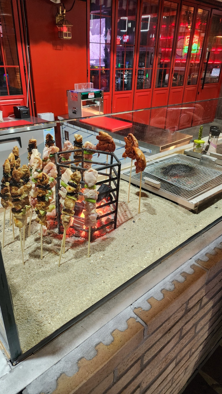 매장 밖에서 부터 너무 신기해서 방문했어요!! - 경포대 맛집 강릉난장판포차