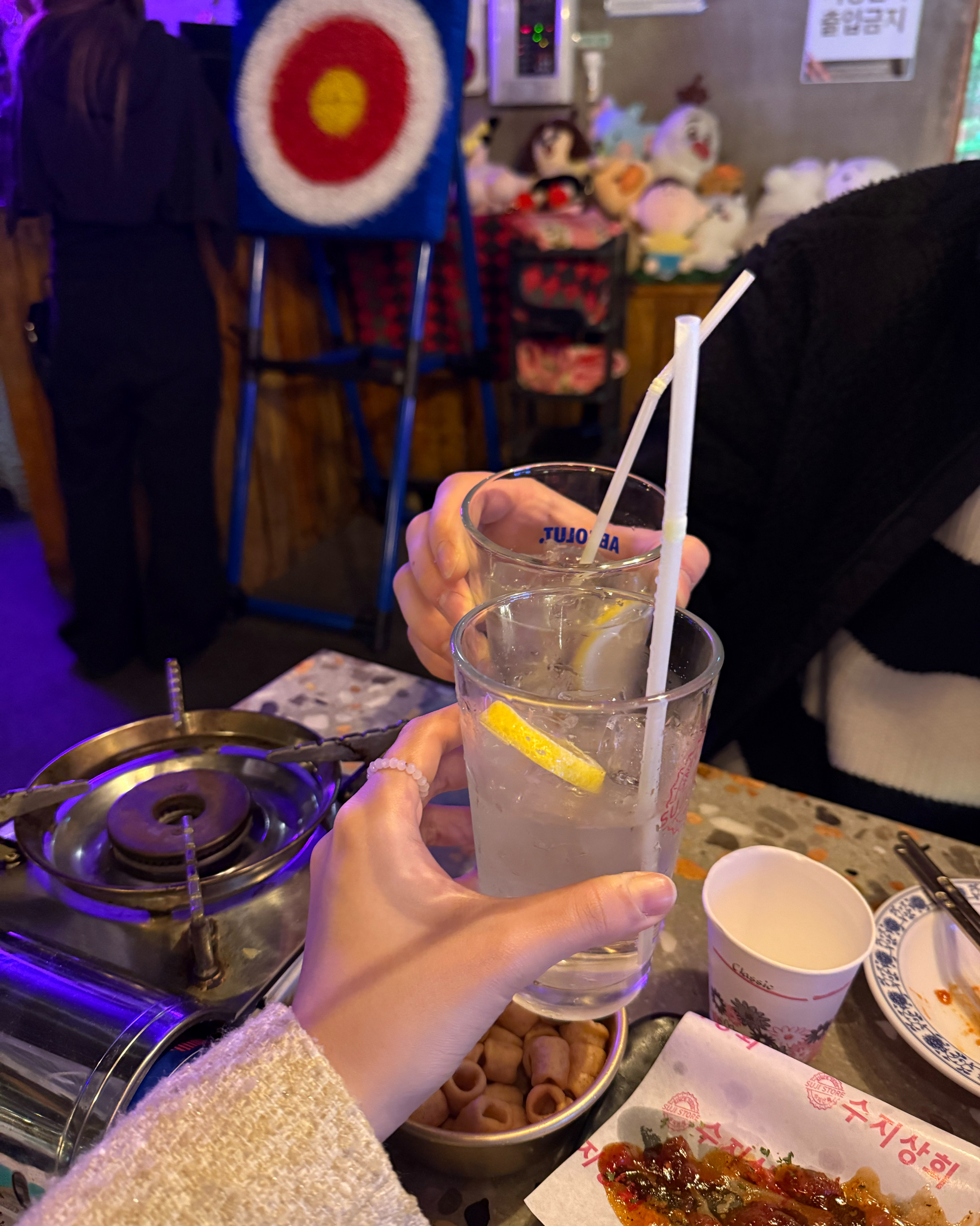 천호동 처음 와봤는데 수지상회 2층에 있는대도 시끌벅적 궁금해서 와봤어용 - 천호동 맛집 수지상회 천호점