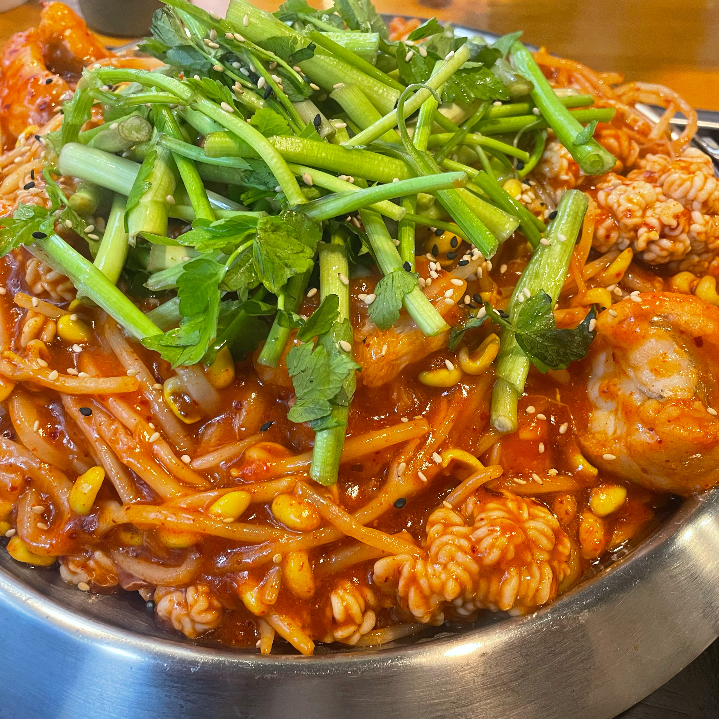 알곤이찜에 아구 추가해서 먹는데 너무 맛있습니다^^ 소주를 부르는맛~~~ 굳굳굳 - 천호동 맛집 1990아구찜 천호점
