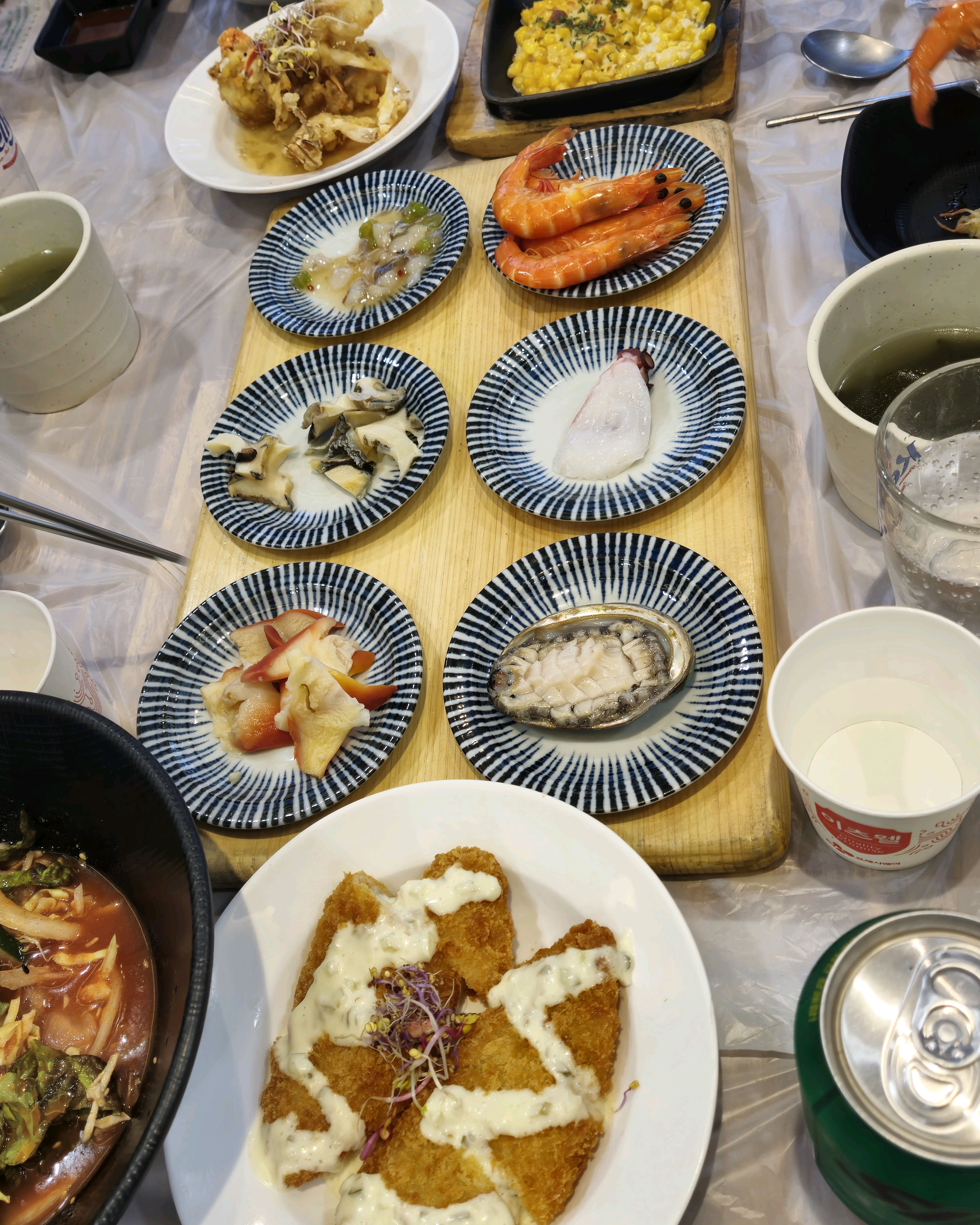 가족끼리 강릉에 놀러가려고 경포해변 근처 횟집을 찾아보다가 전화드렸더니 친절하게 응대해주셔