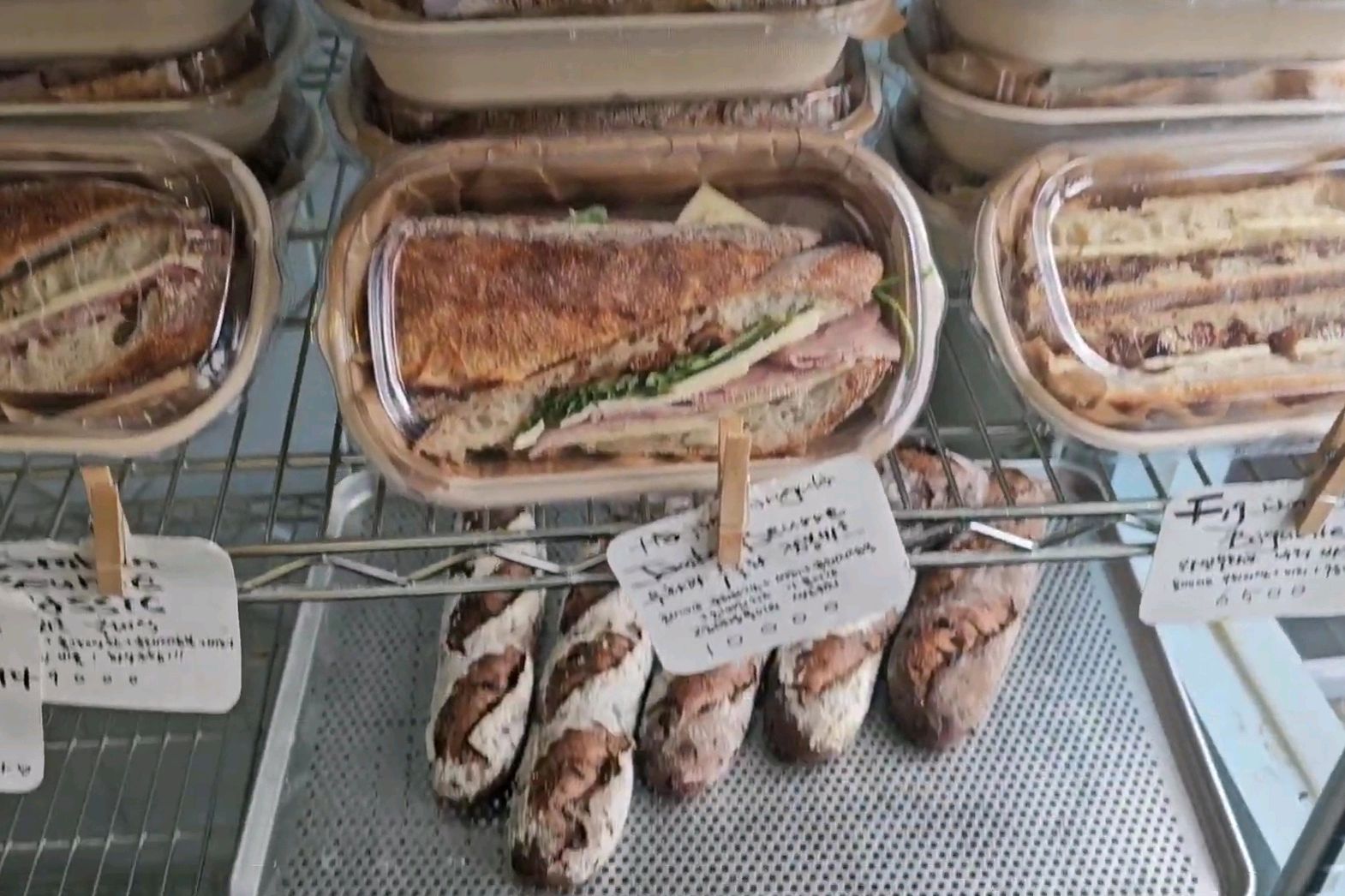 까눌레 2트째 실패..ㅠ 오픈기다려야하나봄 - 대전 맛집 몽심 대흥점