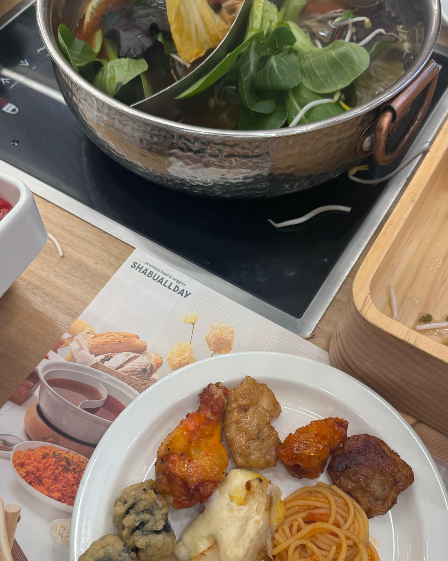 접시 청결도가 너무 별로에요 먹는 동안 이물질 묻음 - 인천 송도 맛집 샤브올데이 인천송도점
