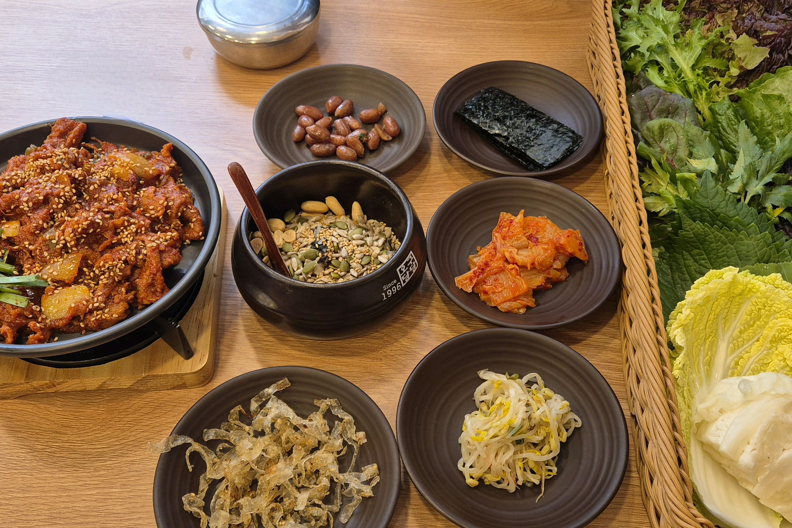 부평 유명 쌈밥집!! 반찬도 계란찜, 땅콩조림, 김, 김치, 명엽채 볶음, 콩나물 정갈하게