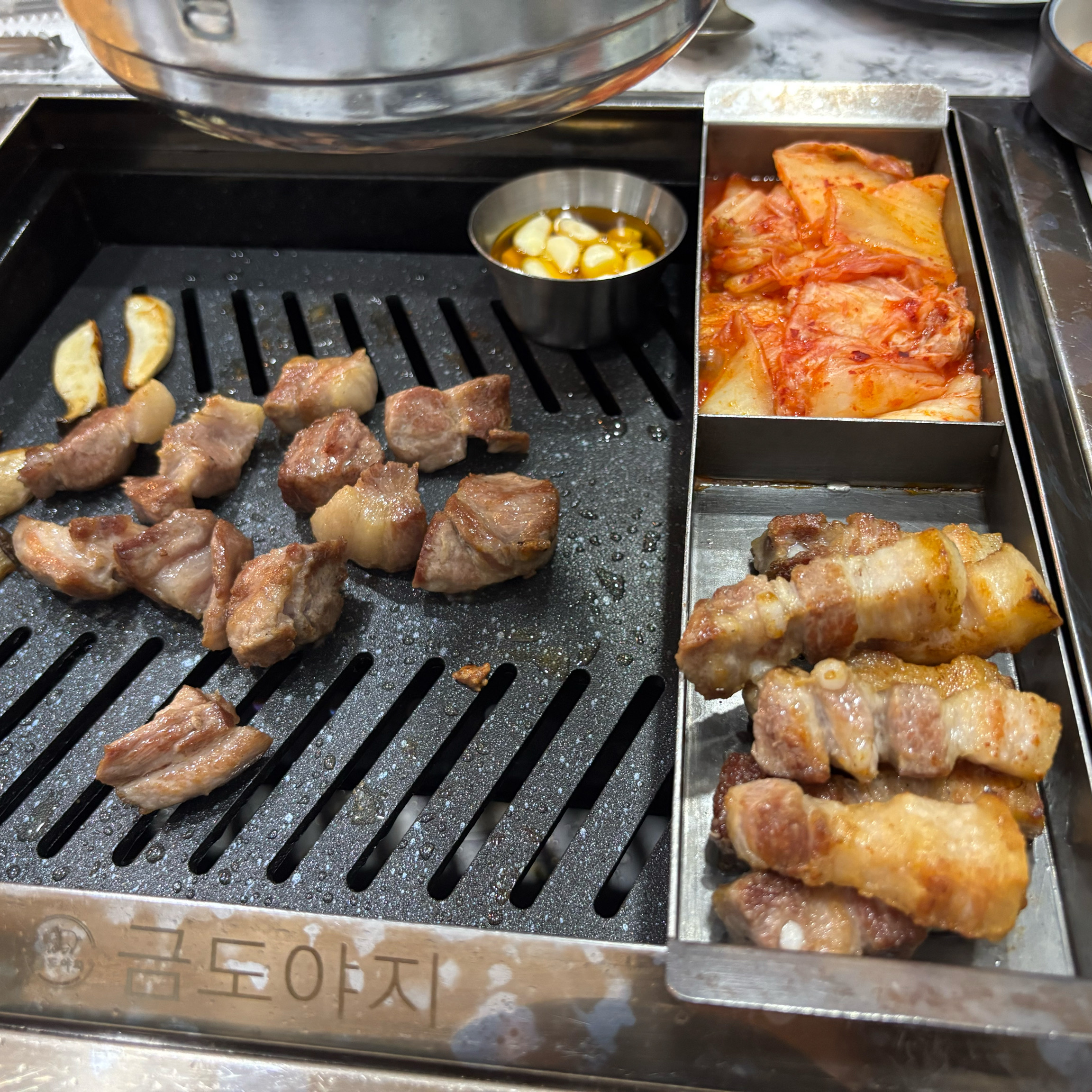 고기 질이 진짜 좋고 매장도 넓고 조아요 ㅎㅎ - 인천 맛집 금도야지 루원시티본점