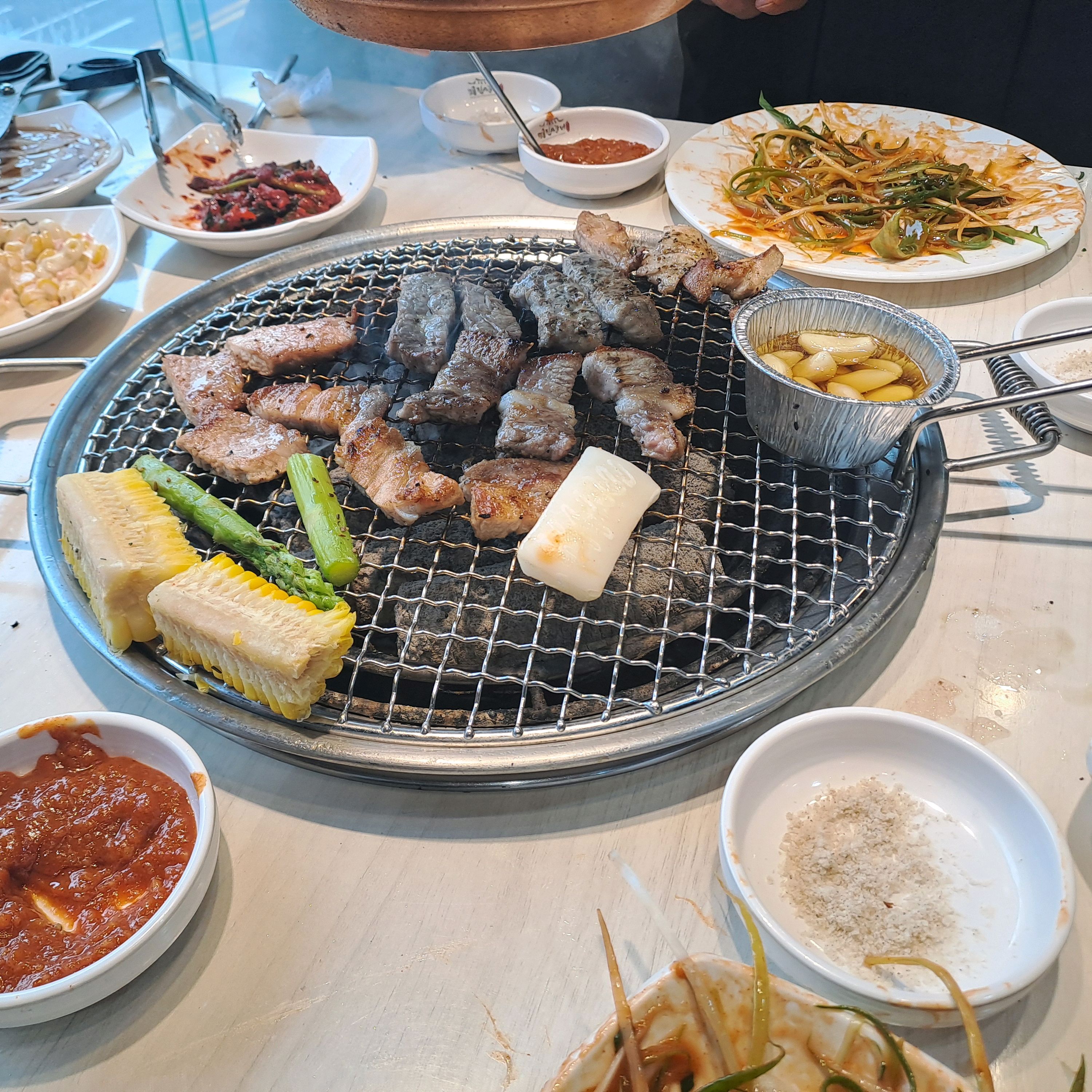 직원분들이 친절하고 고기 질이 여태 가본 곳 중 가장 좋았습니다 사이드도 맛있었어요 - 선부동 맛집 명륜진사갈비 안산선부점