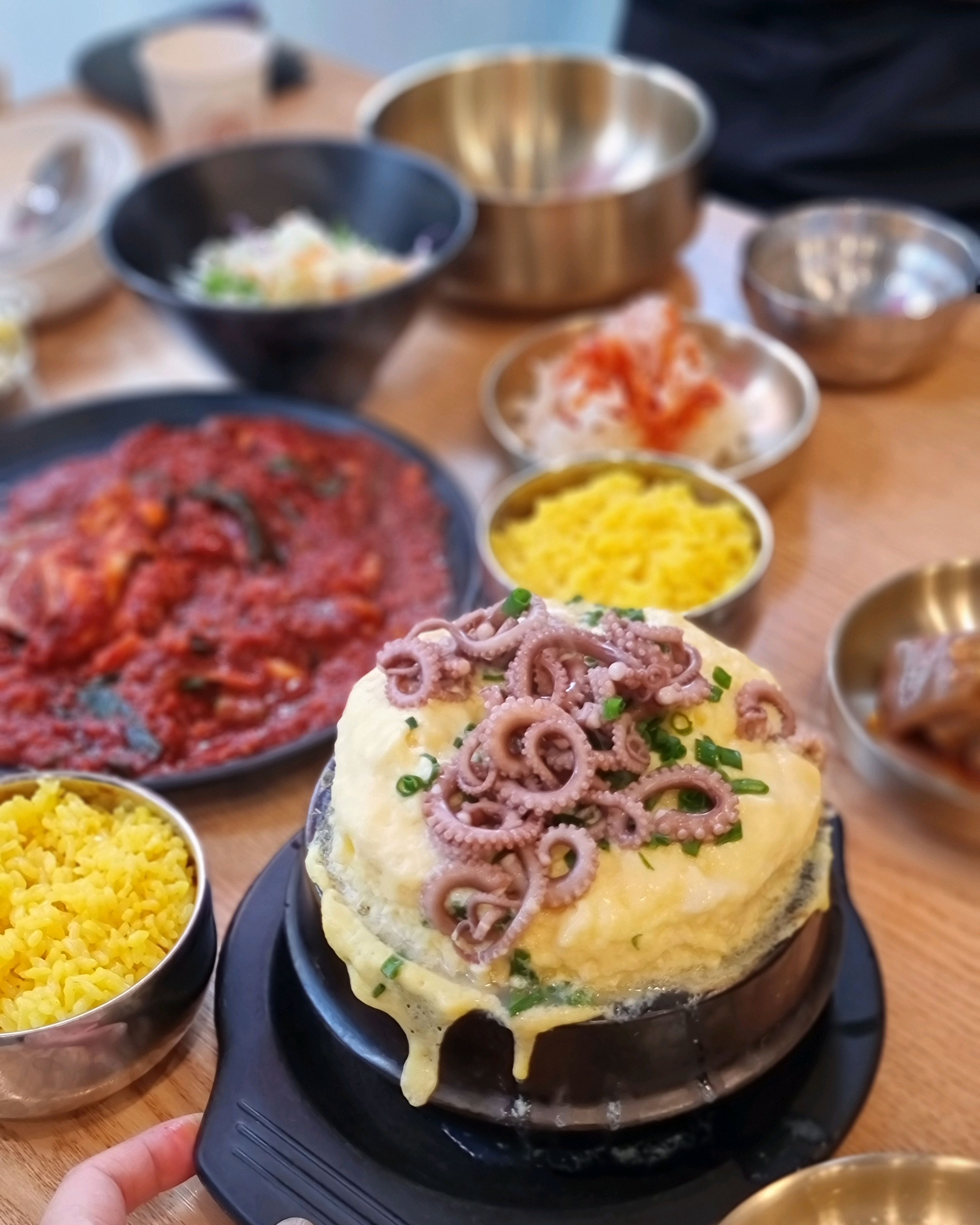 낙지정식 2인과 낙지계란찜 먹었는데 두개 조합이 너무 좋아요 :) 안에 낙지도 큼지막하니