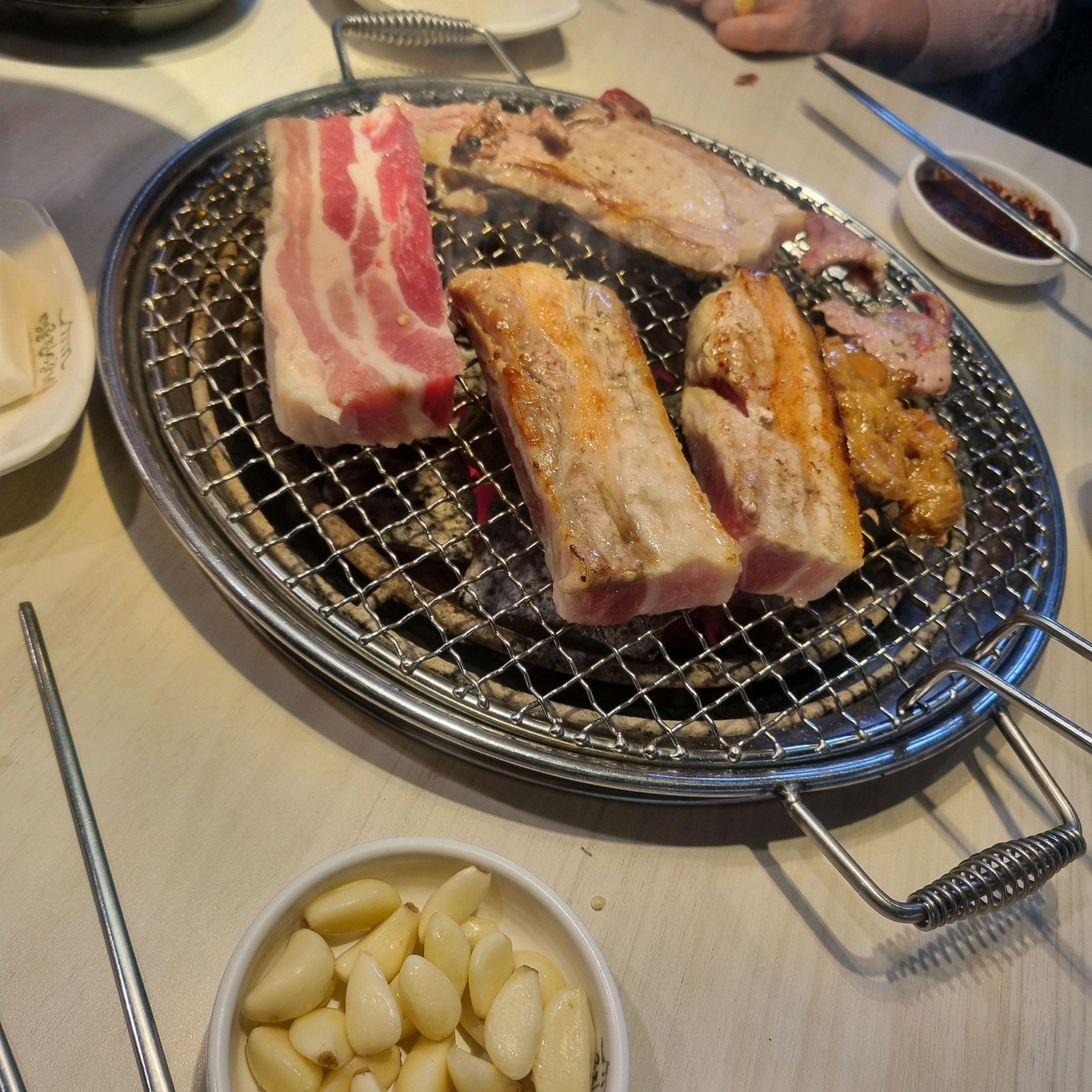 돼지갈비하면 명륜진사!!! 셀프바도 생겨서 넘흐 좋습니다❤️ - 동묘 맛집 명륜진사갈비 서울동묘점