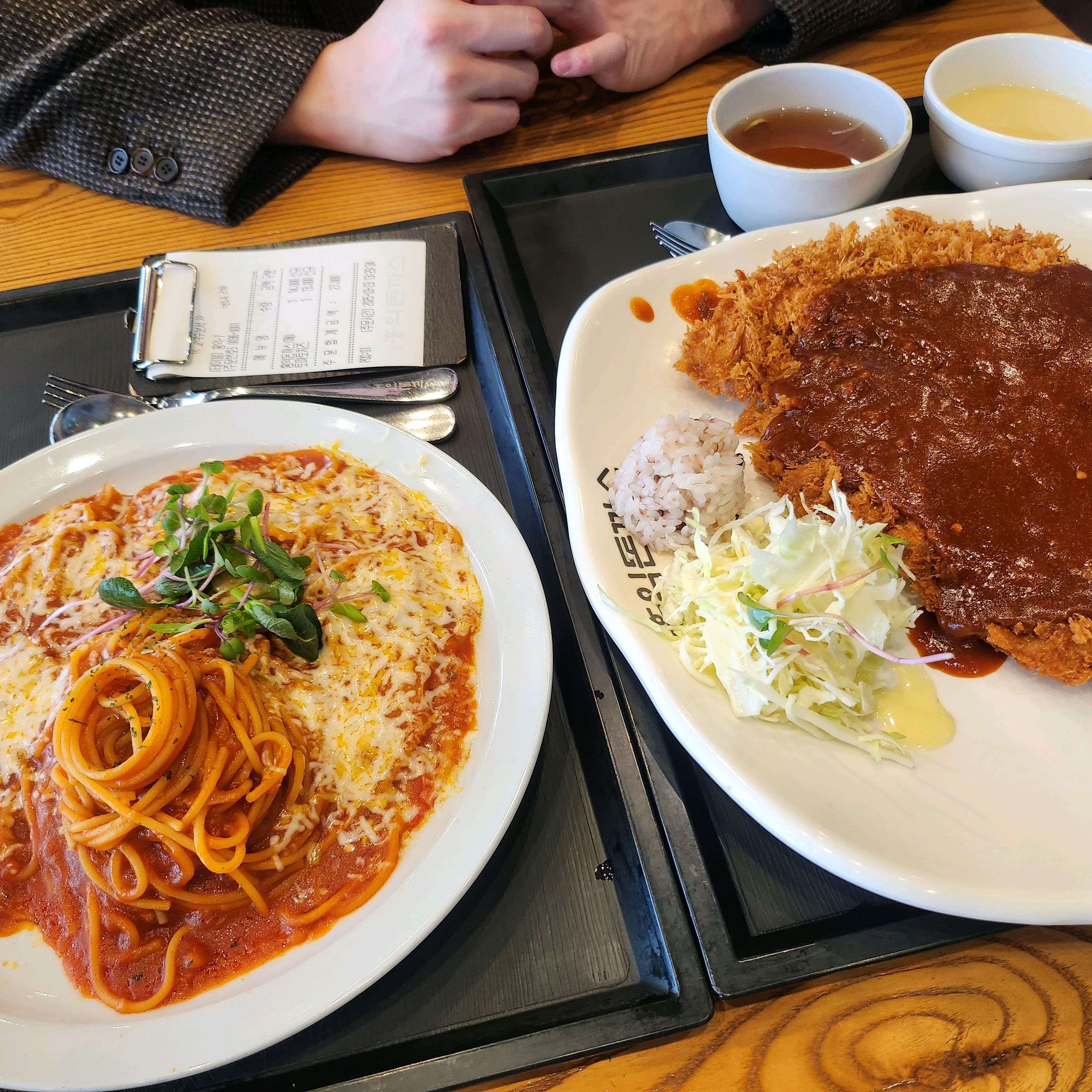 돈까쓰더 파스타도 둘다 먹고싶아서 방문했는뎅 역시 맛있네요 😀 - 전주 평화동 맛집 홍익돈까스 전주평화점