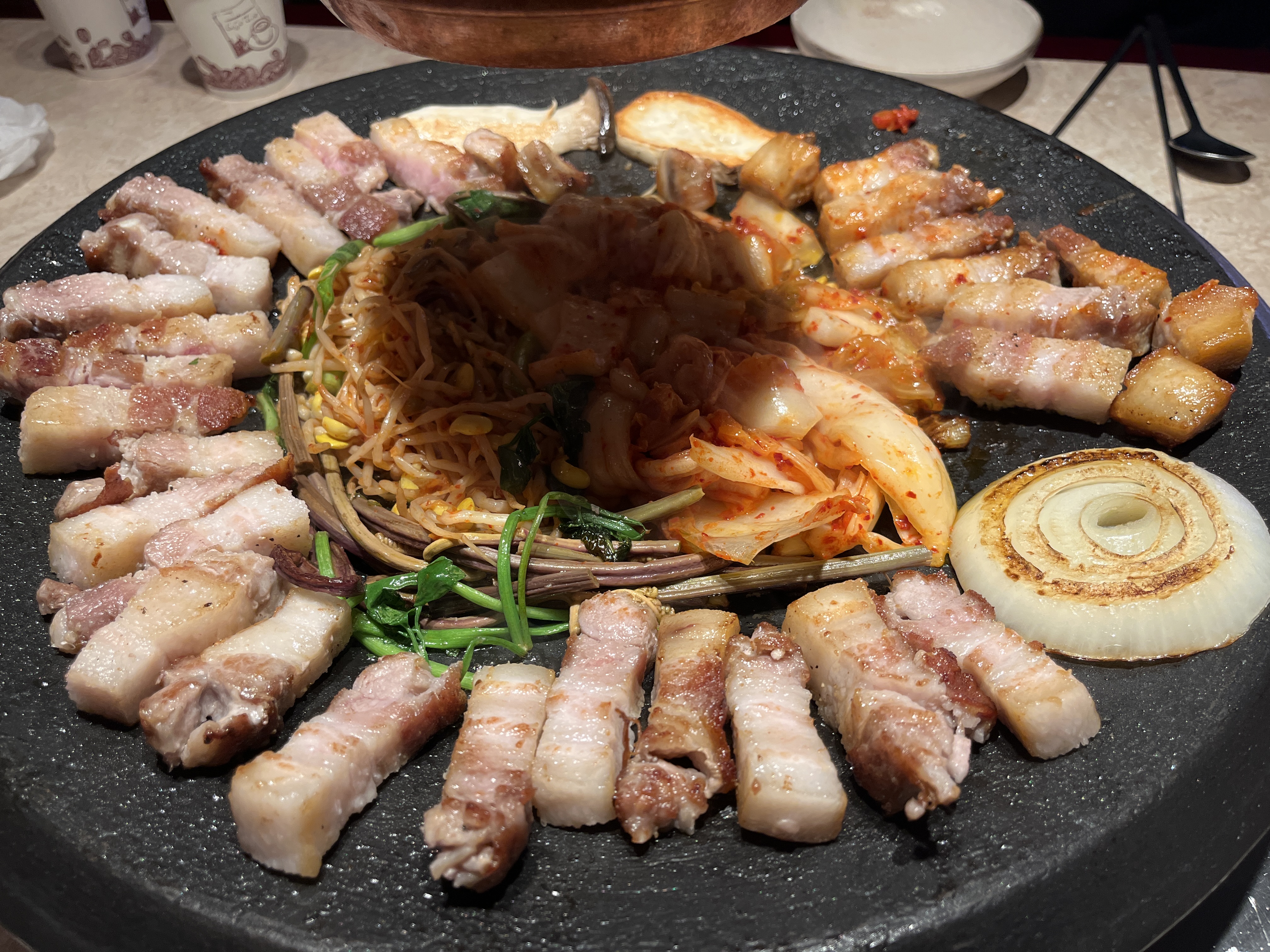 고기먹고싶어서 점심에 왔는데 진짜 맛있게 먹고갑니다!! 고기질도 너무 좋고 사이드도 잘나와