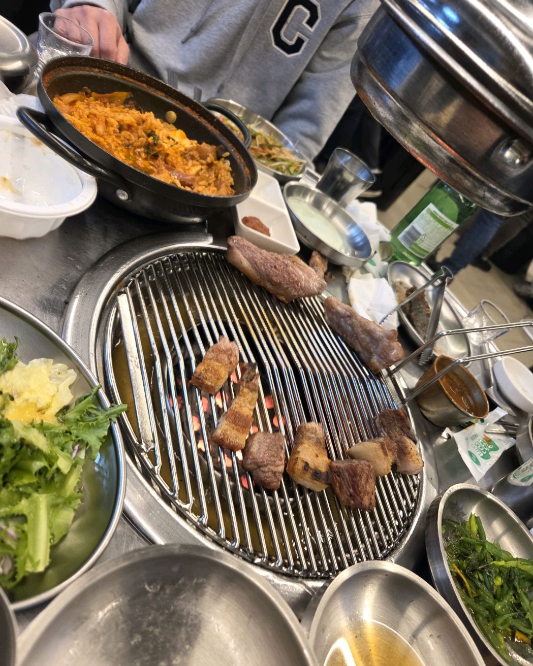 23개월아기랑 저녁먹으러왔어요~ 아기혼자 0.5인분은 먹은거같네요. 사장님이 직접 구워주시