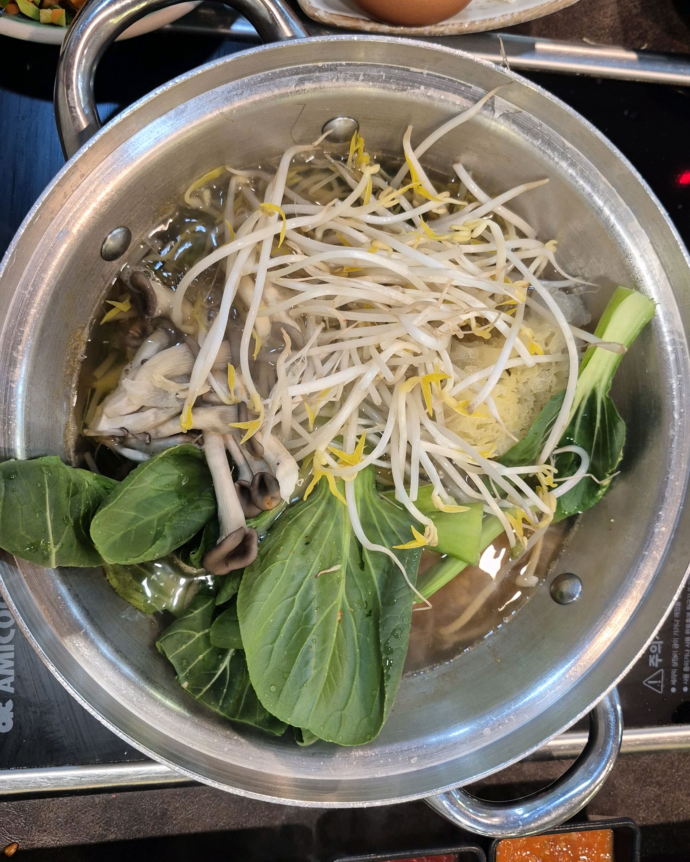 야채셀프바가 있어서 샤브도 양것먹고 돼지갈비가 한돈이라 잡내없이 맛있네요~^^ - 안양 맛집 임성근국가공인진갈비 안양점