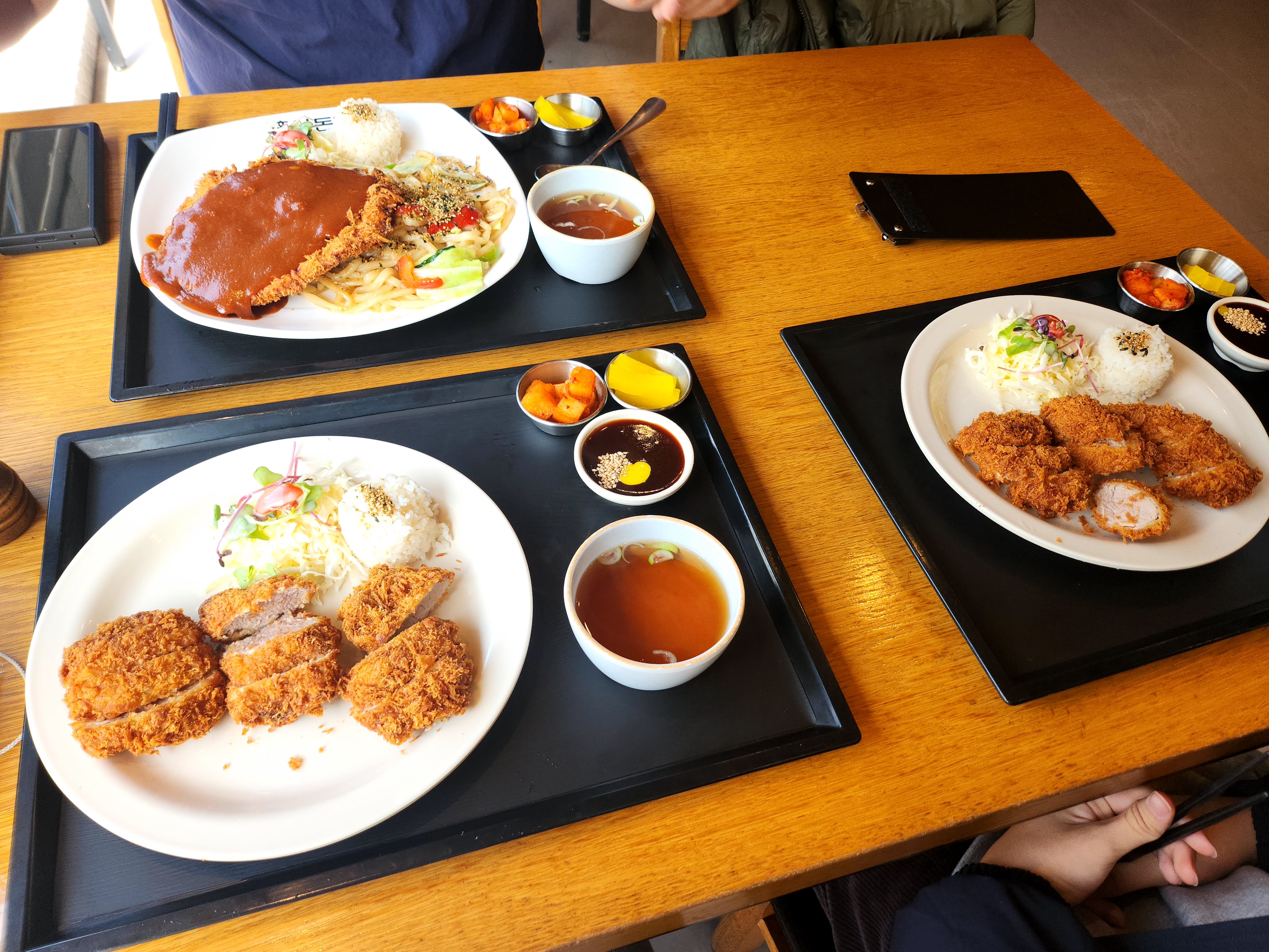 주차로 좀 애먹었는데 - 파주 운정 맛집 홍익돈까스 파주운정점