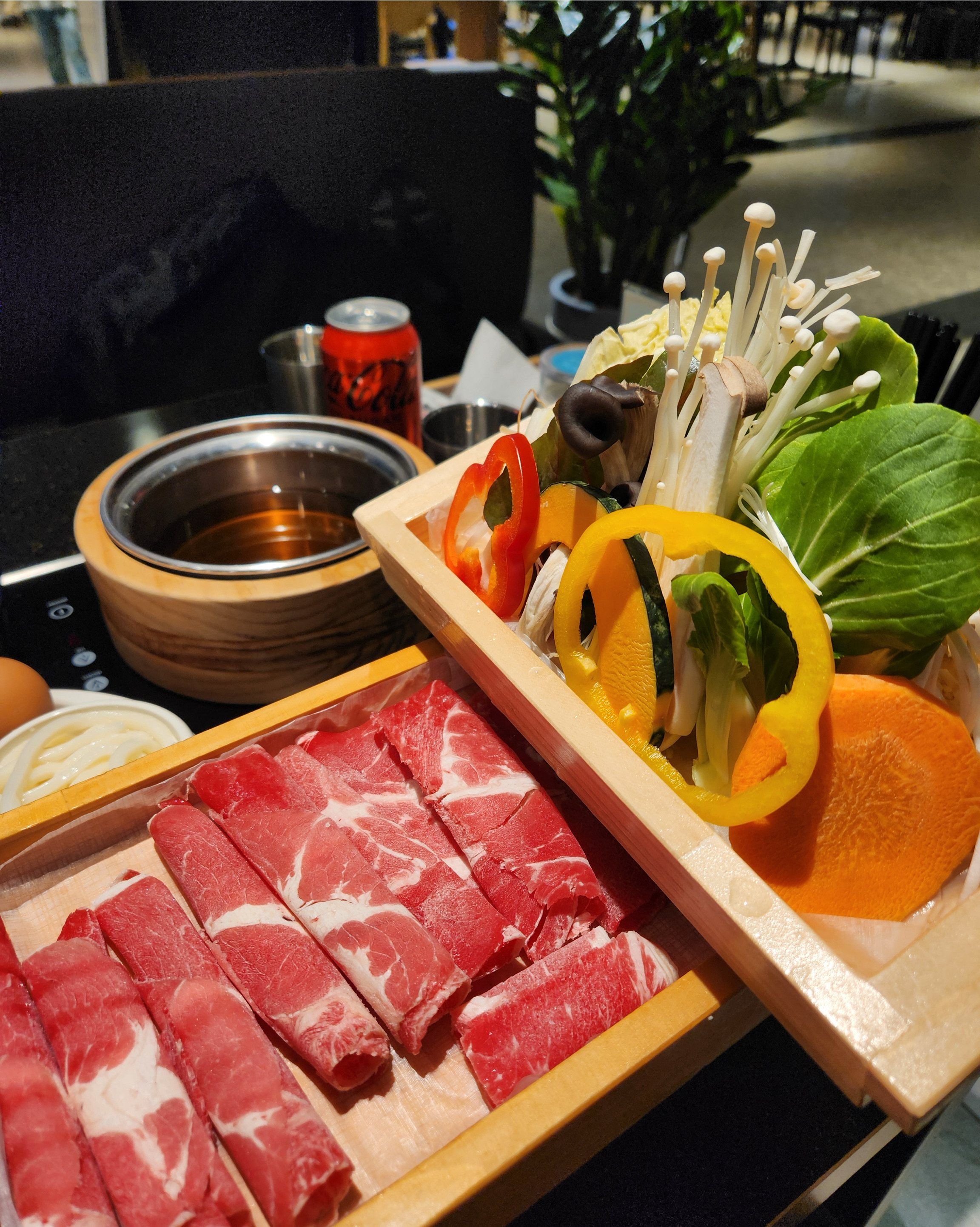 커플세트로 주문했는데 깔끔하게 나오고 취향껏 넣어서 먹기 좋았어요! 특제 땅콩소스랑 칠리소