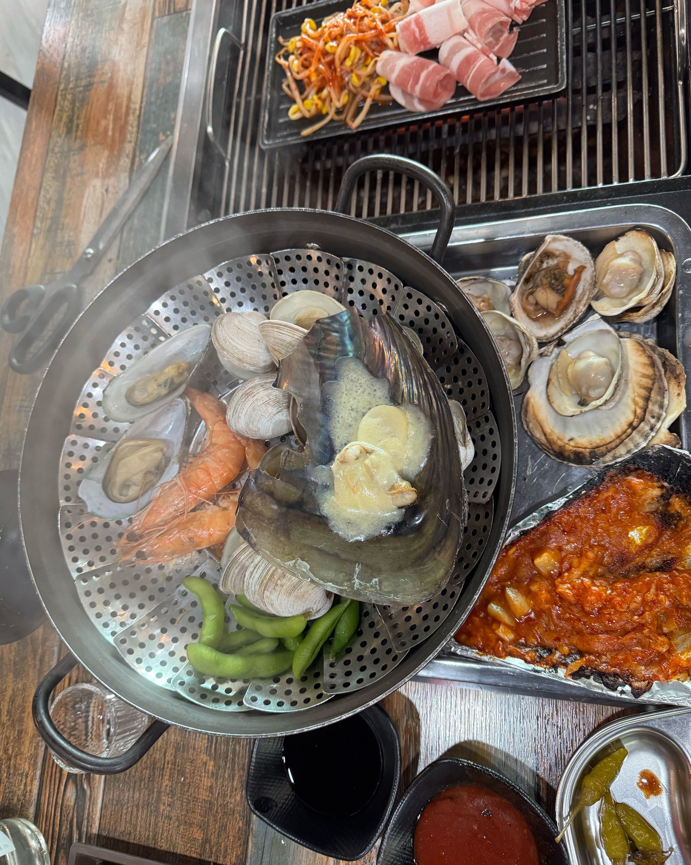 양도 넘 많고 조개도 신선하고 너무 맛있어요!! 칼국수도 시원해서 좋았어요ㅎㅎ 직원분들도