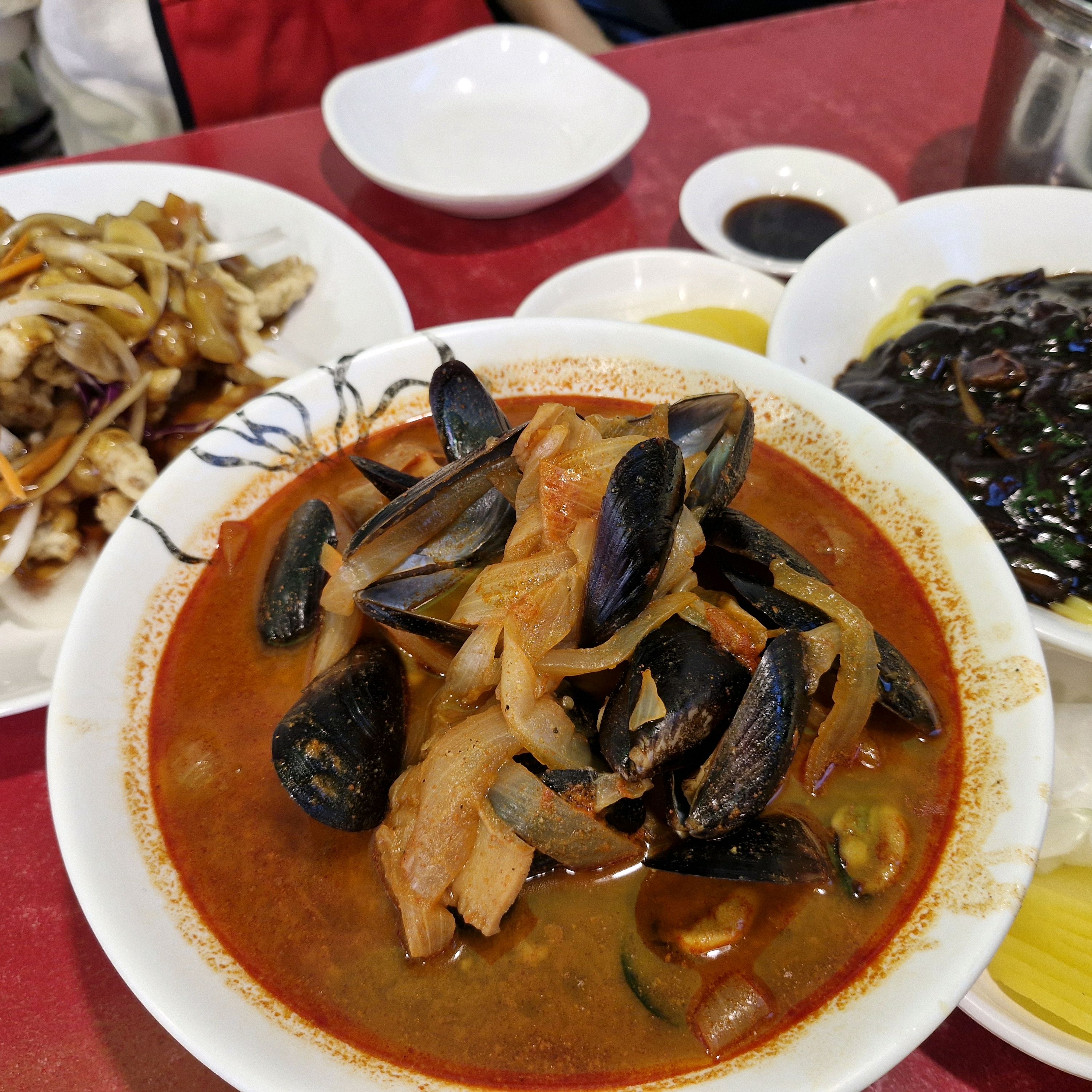 가성비좋아요 세 개 주문했는데 세트로 해주시네요 - 천호동 맛집 황실짜장 광진교4호점