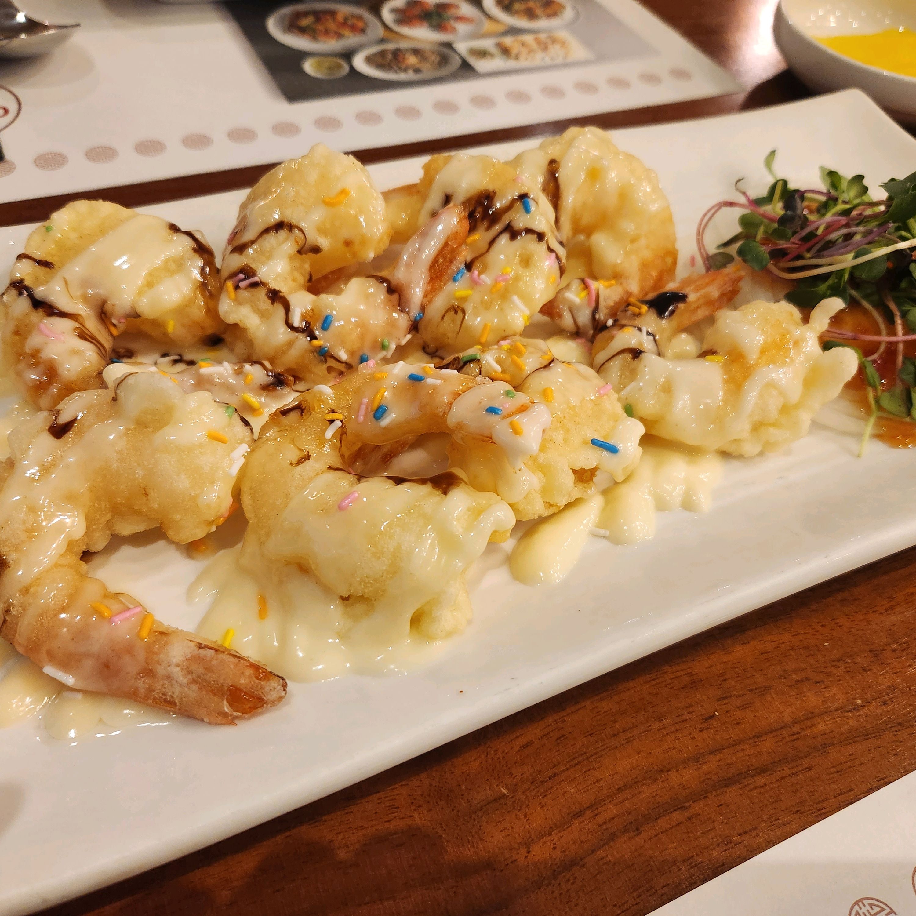 새우가 너무 탱글탱글 맛있어서 깜짝놀랐습니다! 다음엔 칠리새우나 멘보샤도 먹어보고싶어요😋 - 안양 맛집 칸지고고 평촌점