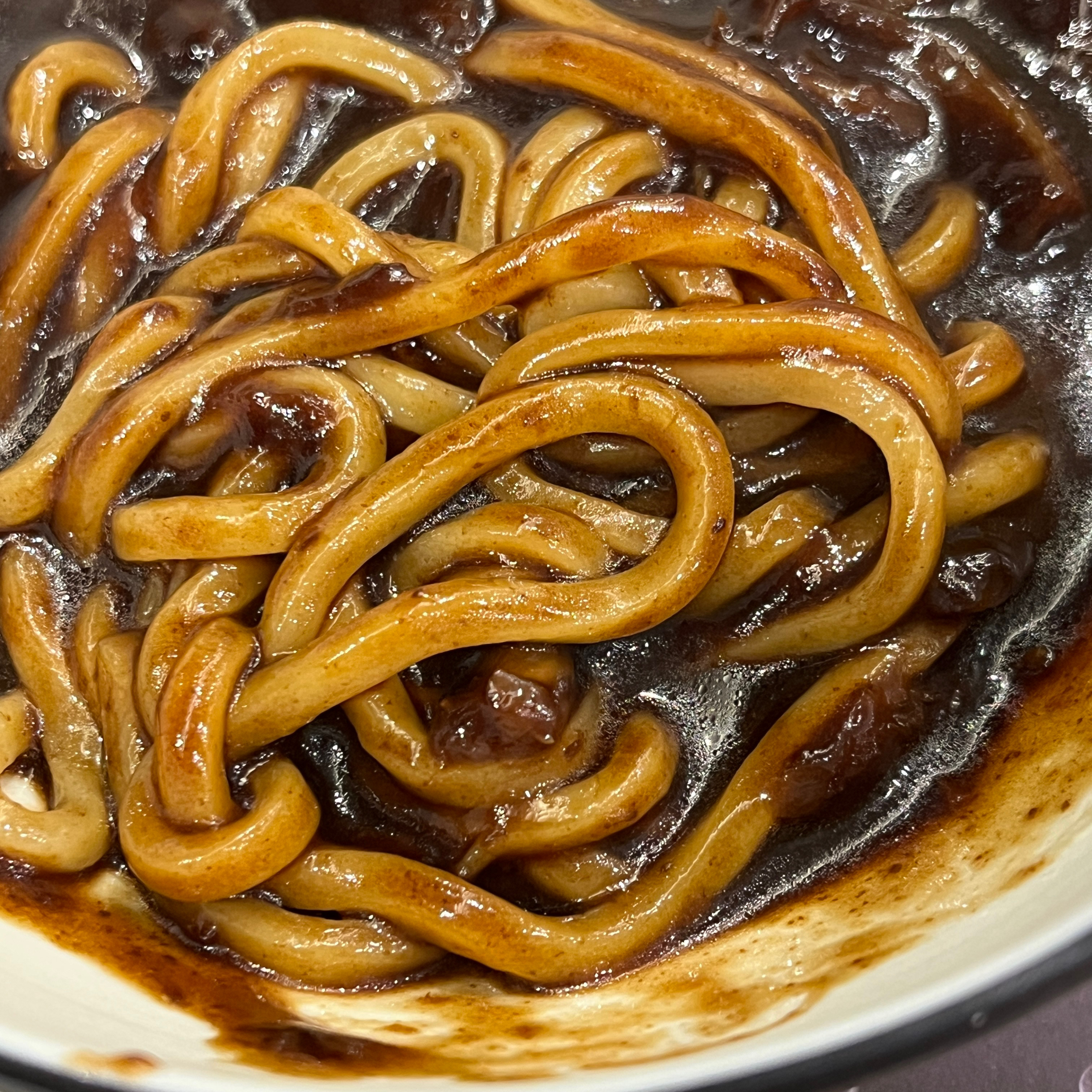 모든 메뉴가 다 신선하고 맛있네요! 주말 저녁이라 그런가 사람도 많은데 음식이 부족하지 않