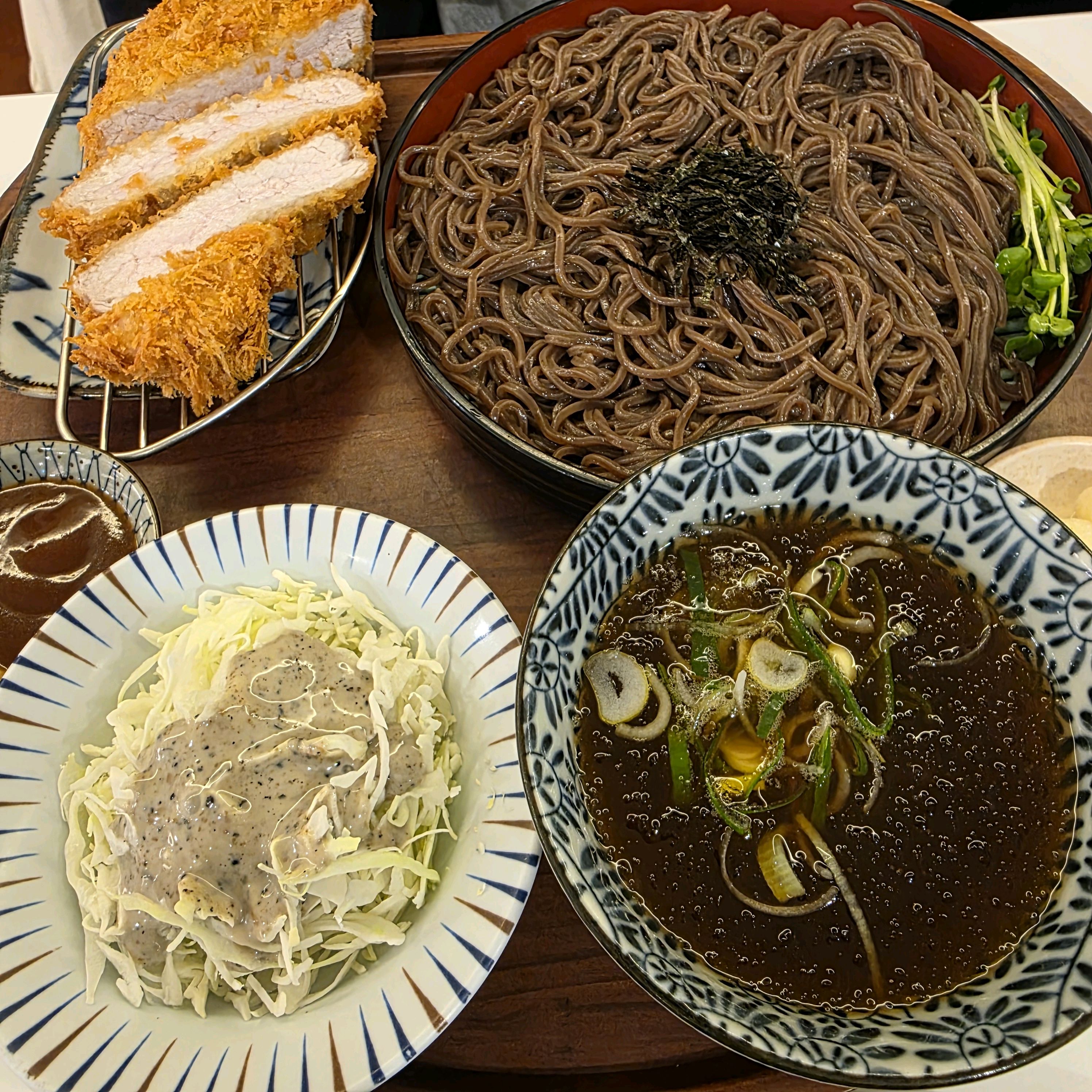 근처에 볼일 있어서 갔다가 카카오맵 평이 좋아서 들어갔는데 평이 좋을만 하더라구요. 대학