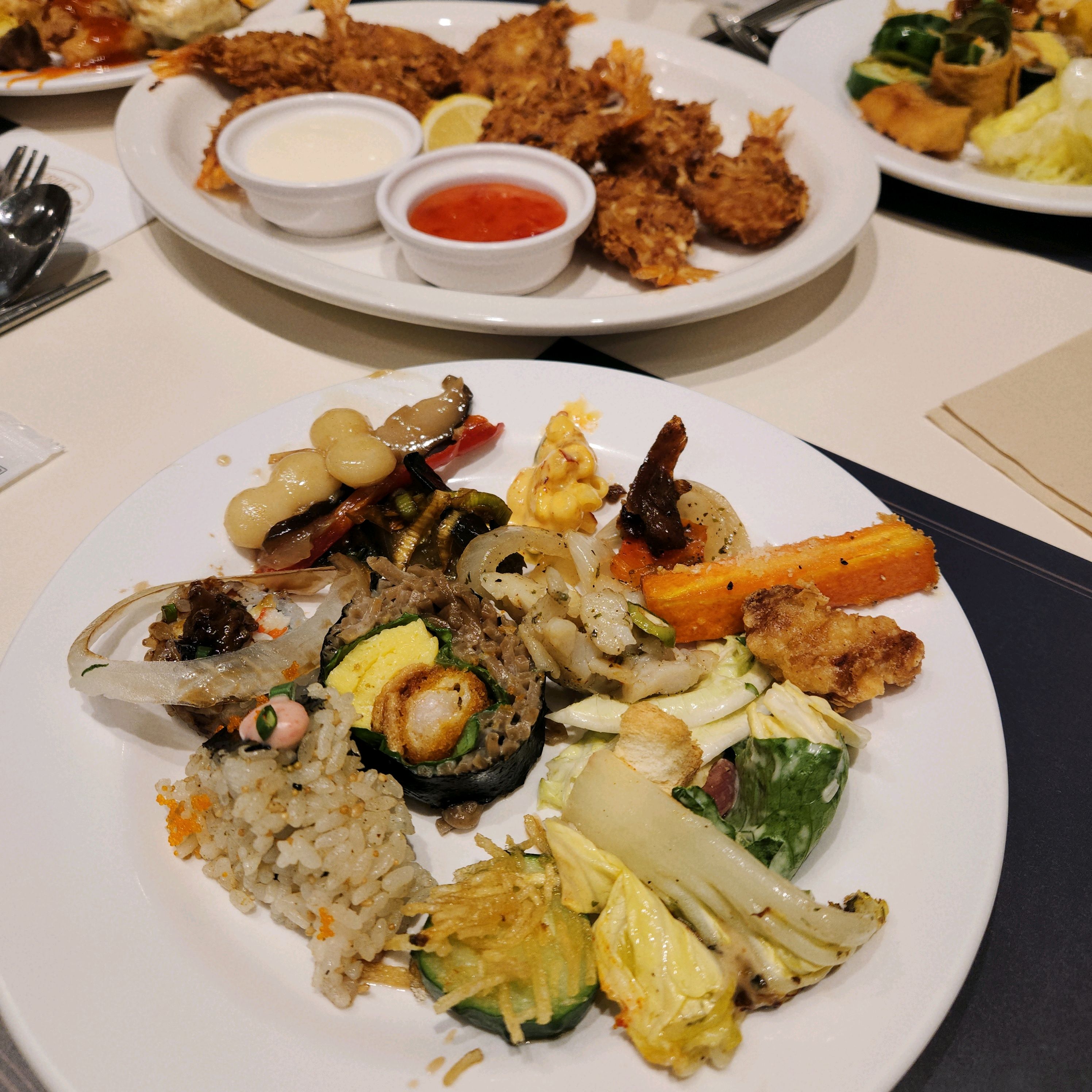 골고루 맛있게 잘 먹고 왔어요😋 디저트도 샤인머스캣 때보다 나아요ㅎㅎ - 스퀘어원 맛집 애슐리퀸즈 스퀘어원 인천점