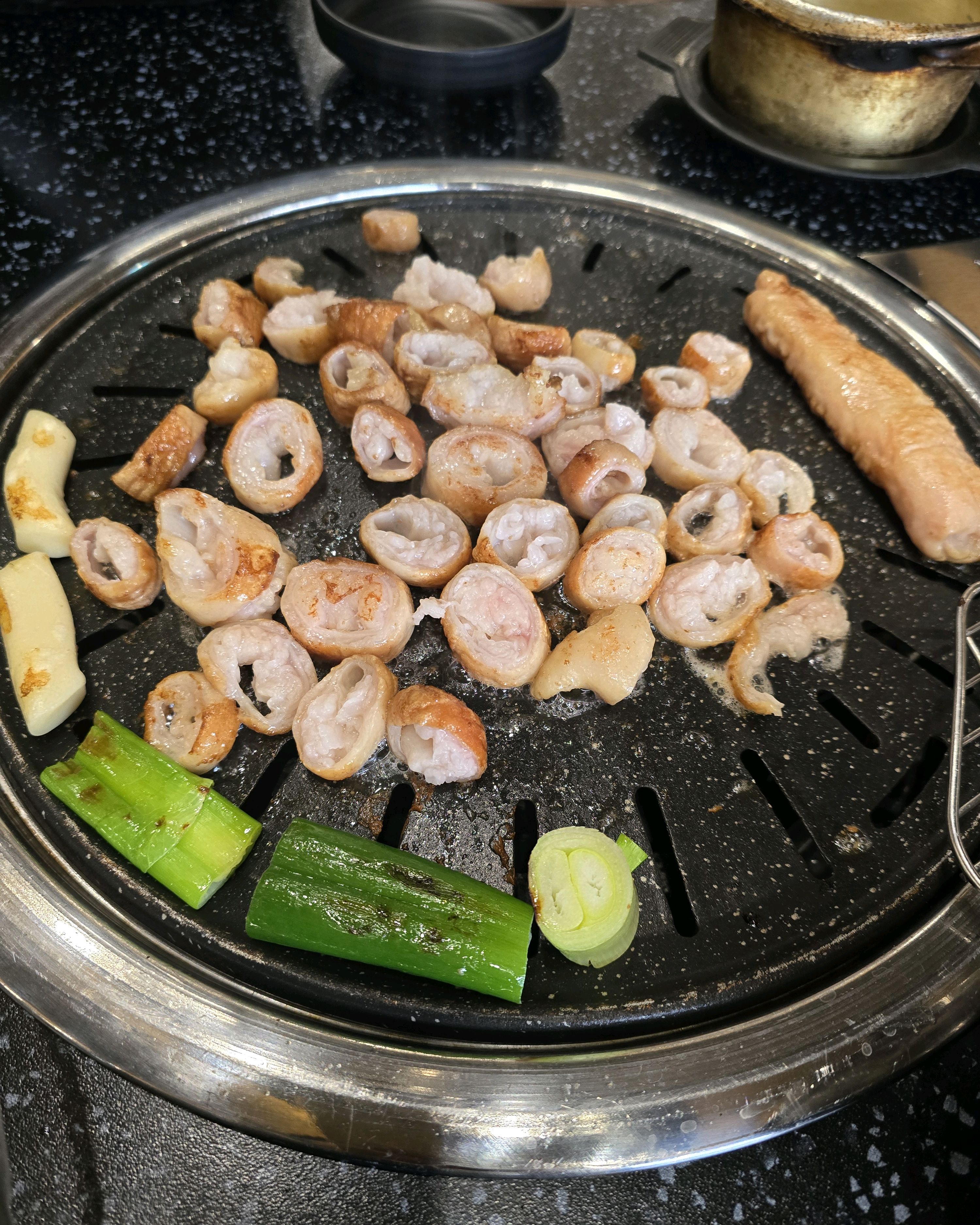 맛집이라서 오픈런 했는데 5분안에 들어갈 수 있었어요 - 대구 맛집 찬앤찬막창