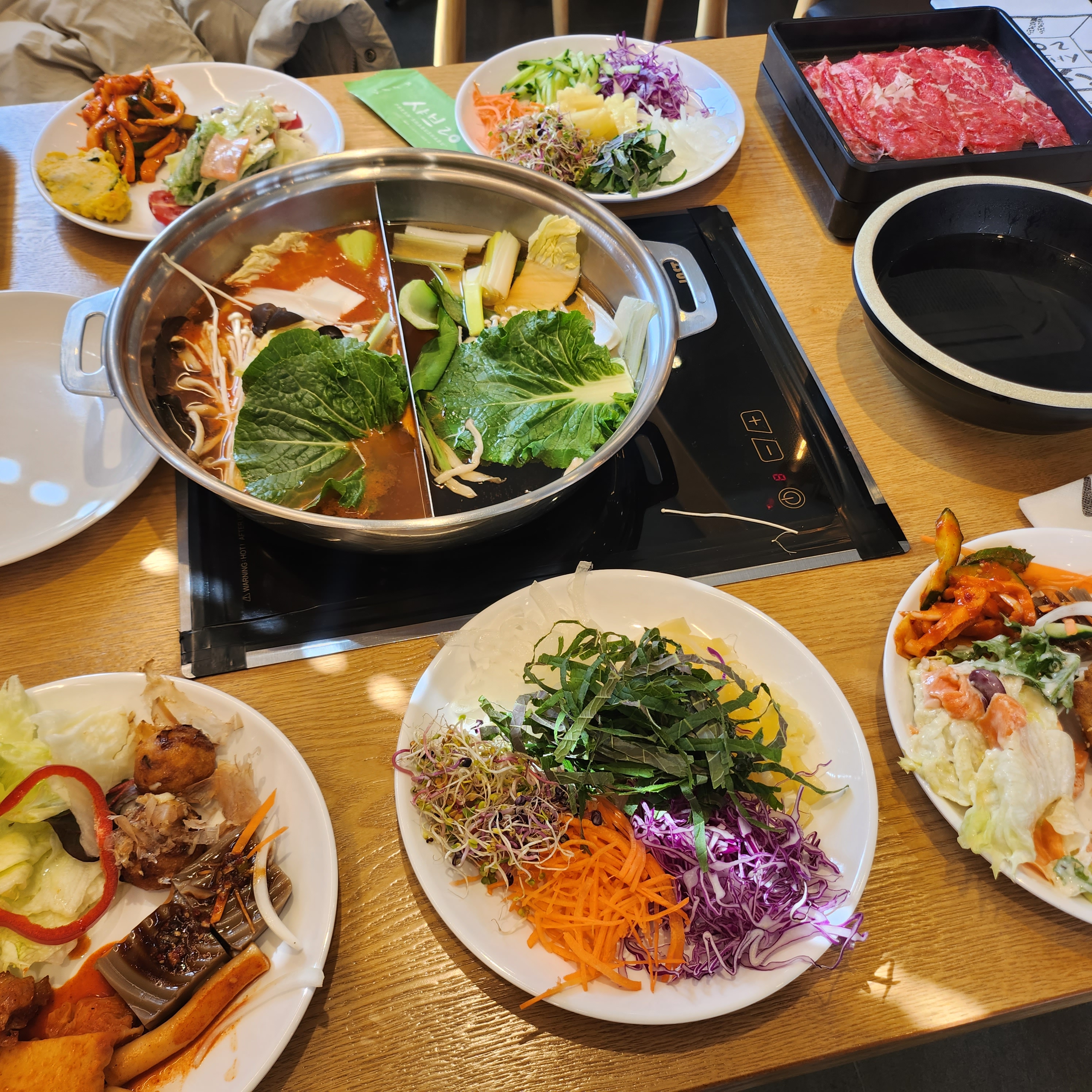 고기두 맛있고 좌석두 넓어서 좋아요!! - 향남 맛집 샤브20 향남점