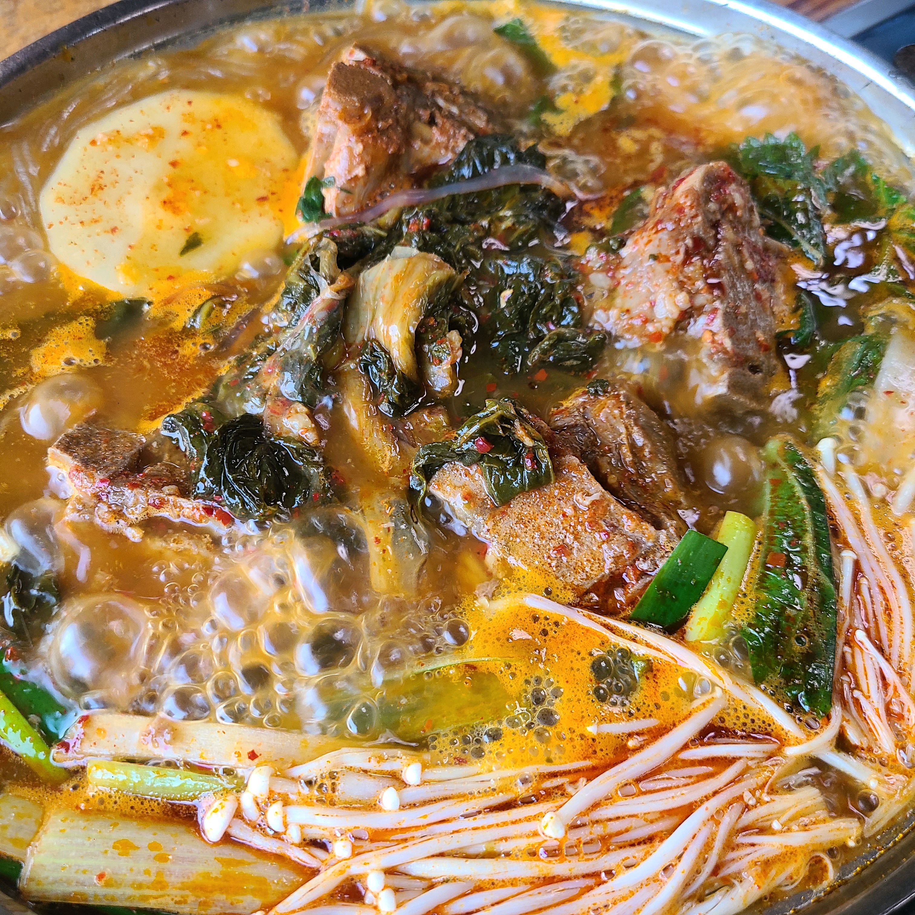 커플 감자탕(24000원), 볶음밥 2인(6000원) - 천호동 맛집 맛나감자탕 명일점