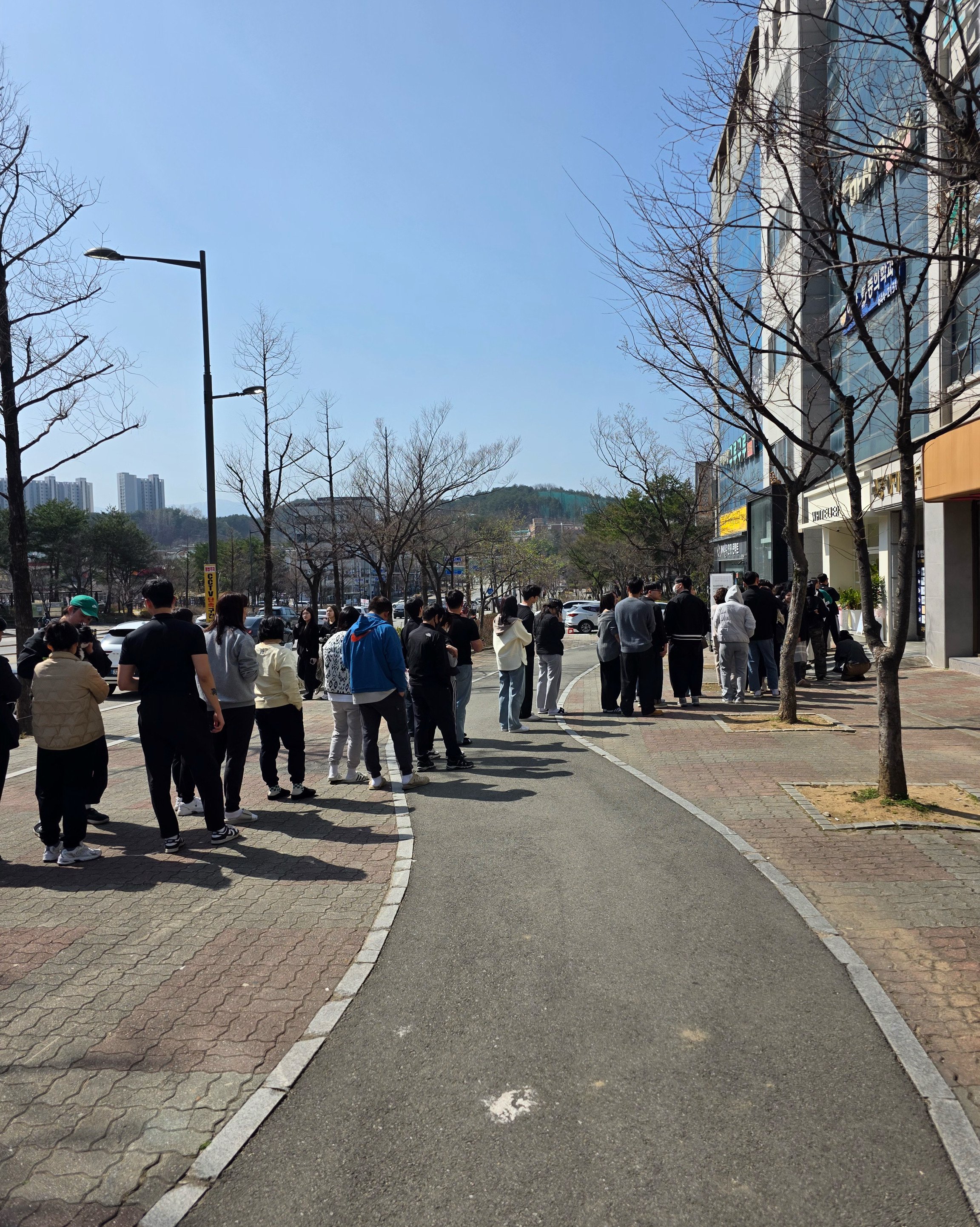 1시간 기다려서 사왔는데 한입 먹자마자 웨이팅 시간이 안아까웠습니다~ 이런 풍미가 느껴지는