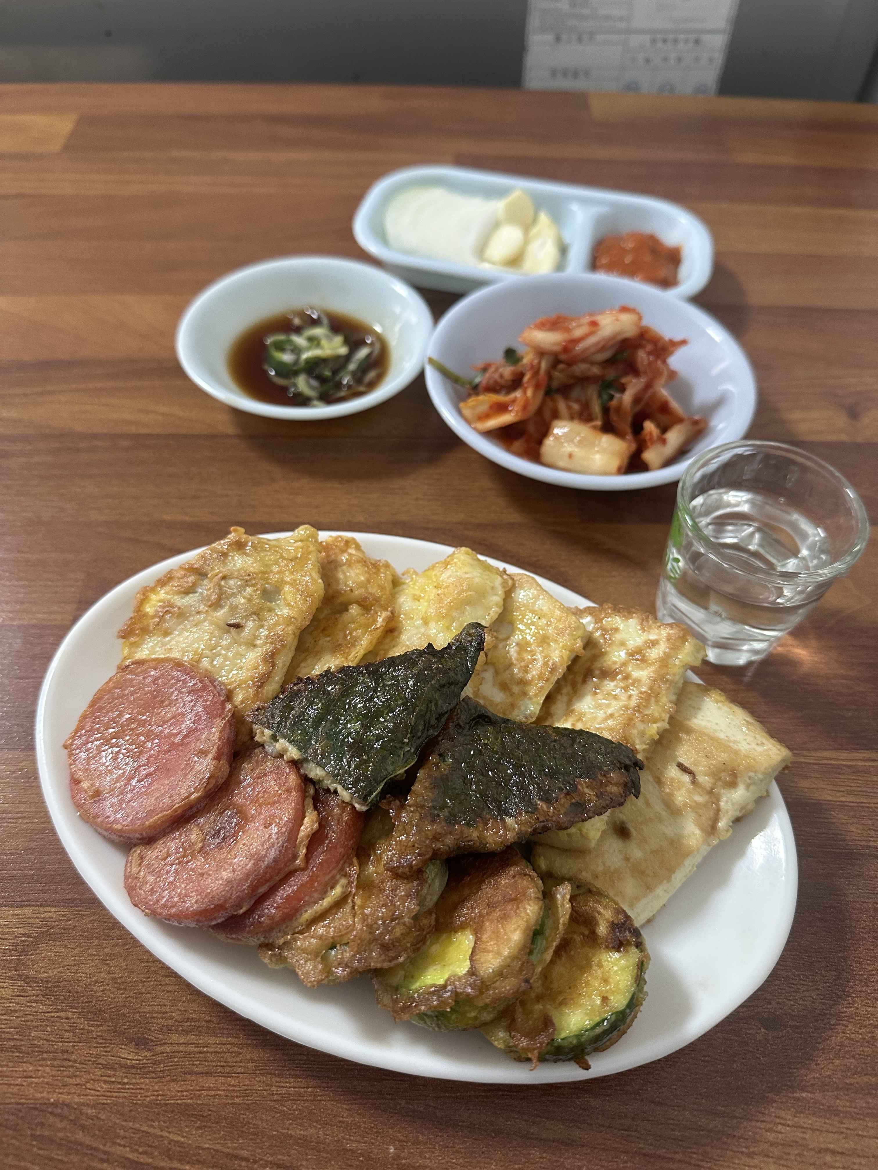 가성비가 매우 좋아요 혼자 술마시기도 좋고 일하시는 분들 모두 친절하세요 - 천호동 맛집 쌍둥이네포장마차