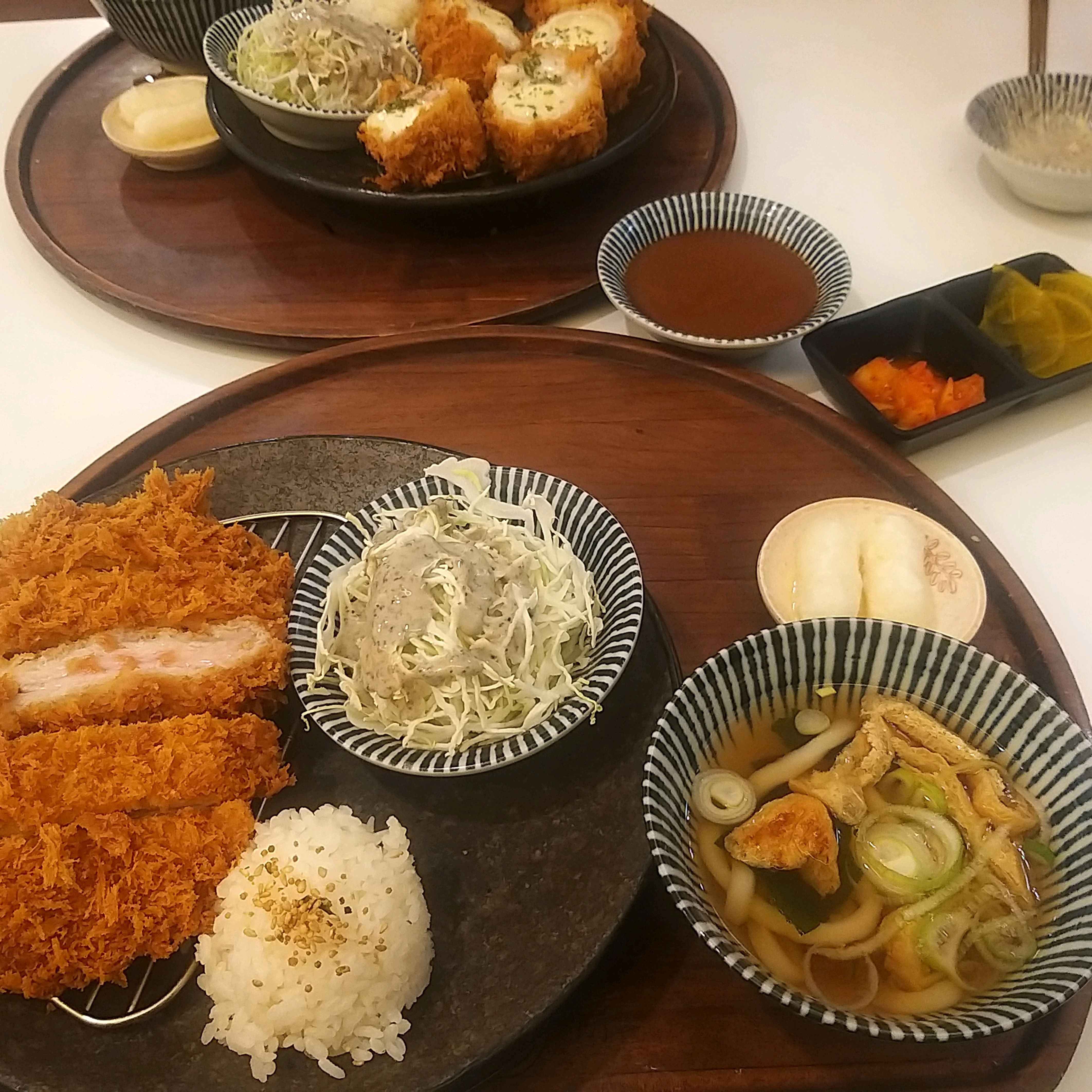 믿고 먹는 최고의 카츠 백소정!! 저녁식사 데이트로 부천역 백소정와서 먹었습니다ㅎㅎ 치즈카
