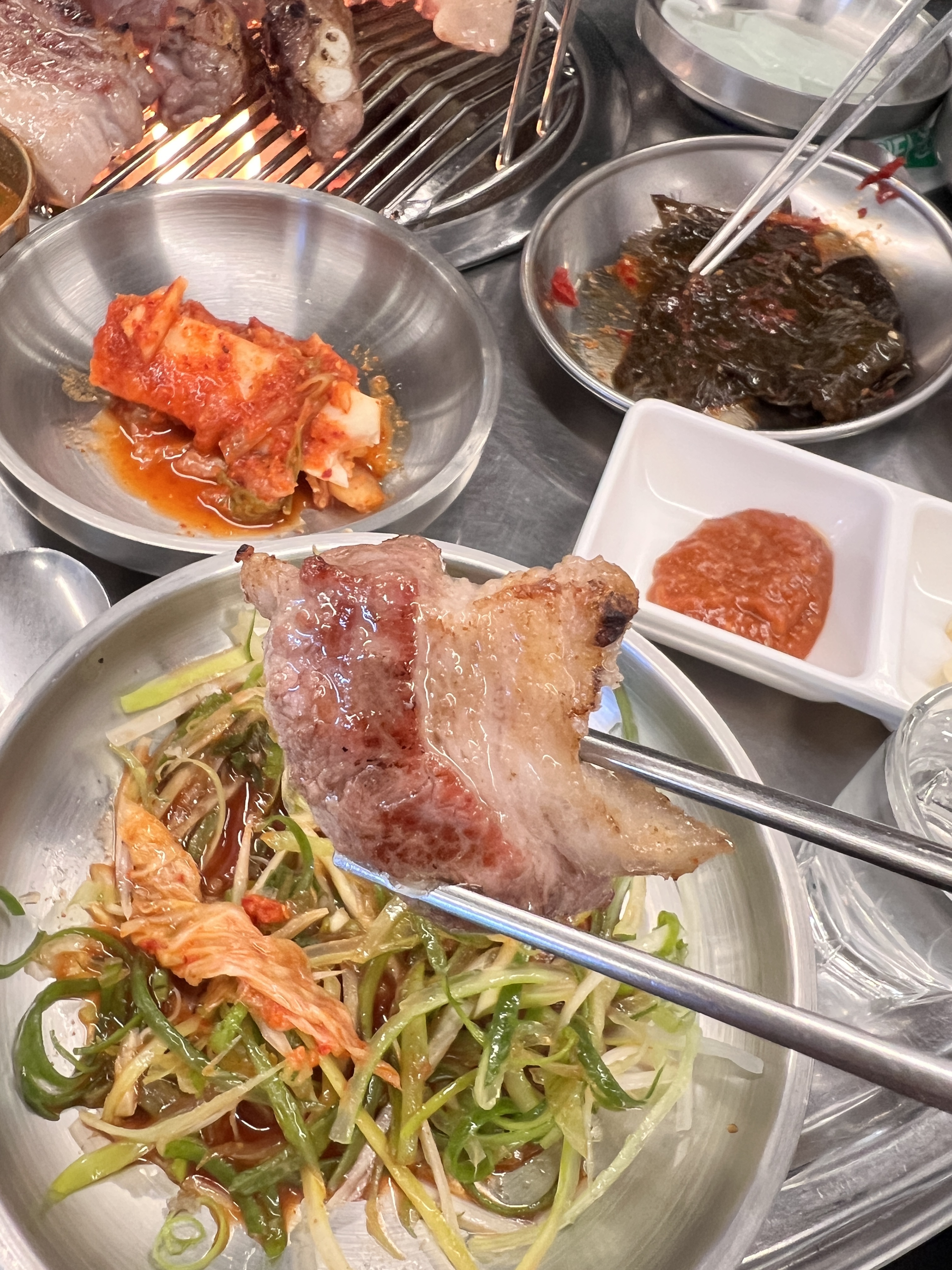 삼겹살 목살 먹고 - 천호동 맛집 돈사돈 강동직영점