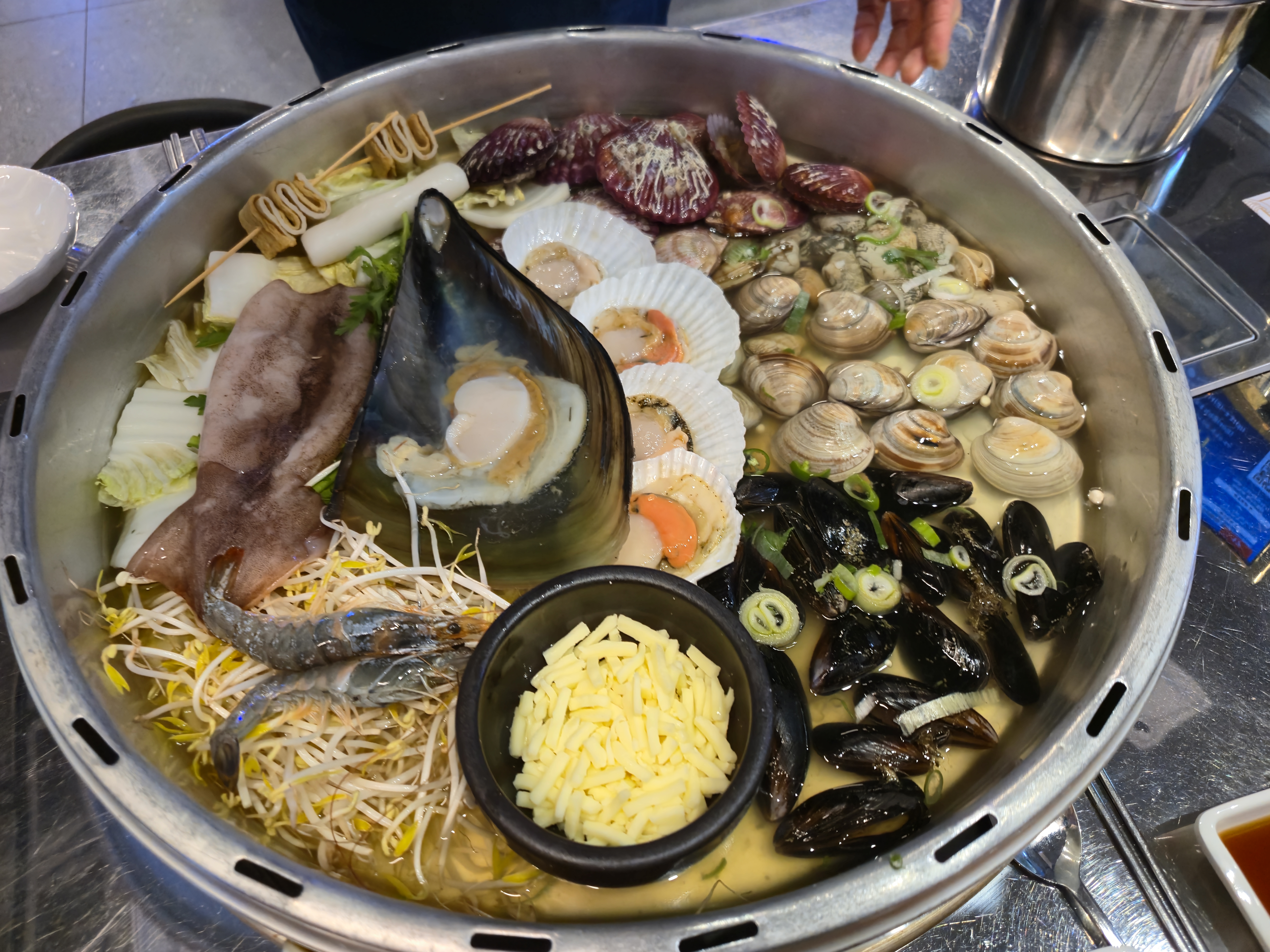 매장도 넓고 음식도 정말 맛있어용! - 불당동 맛집 갯벌의조개 천안불당점