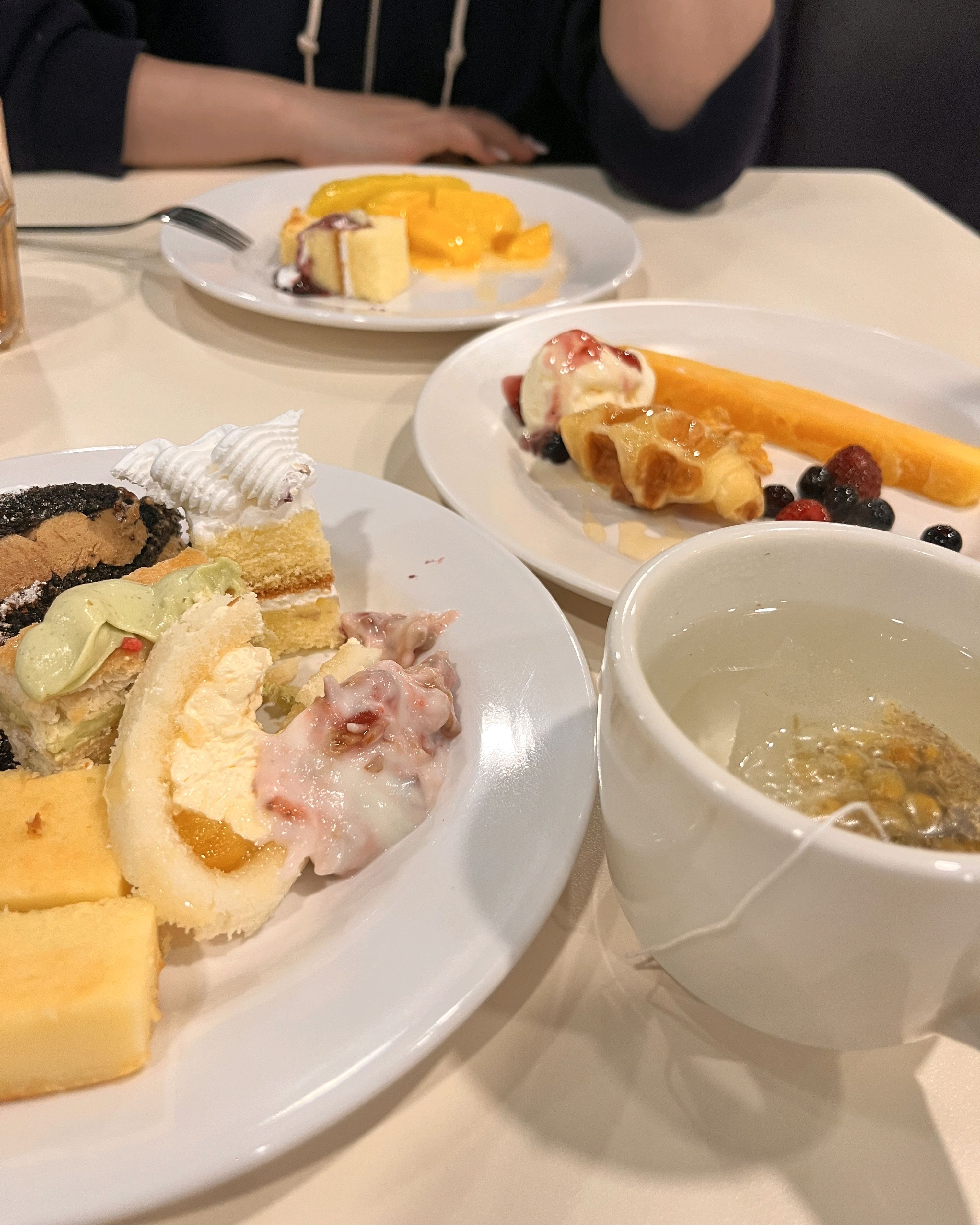 학교 수업 끝나고 여자친구랑 저녁 먹으로 방문했습니다. - 서울대입구 맛집 애슐리퀸즈 서울대입구점