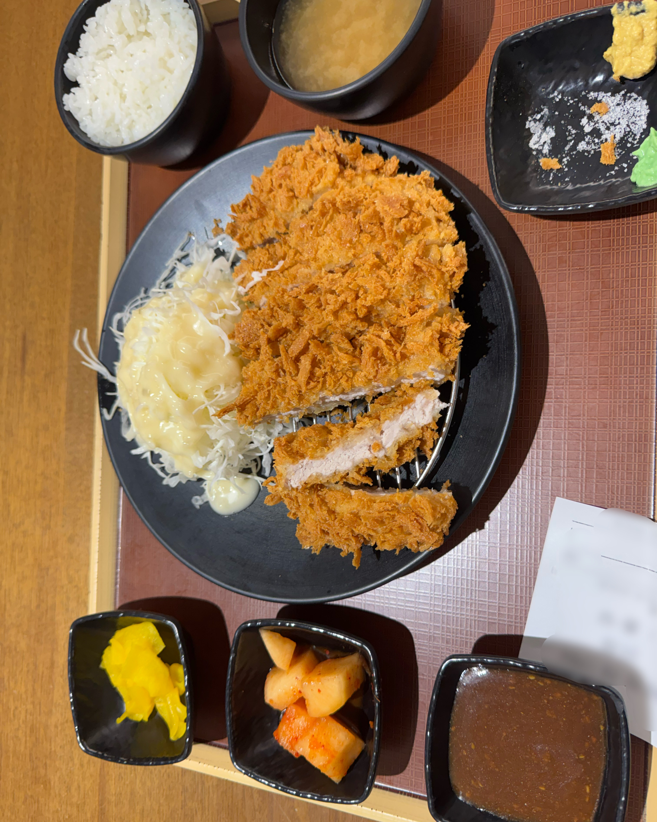 맛) 겉보기 튀김 색부터 짙은걸로 보아 기름이 관리가 제대로 되는지 의문,,,역시나 튀김이
