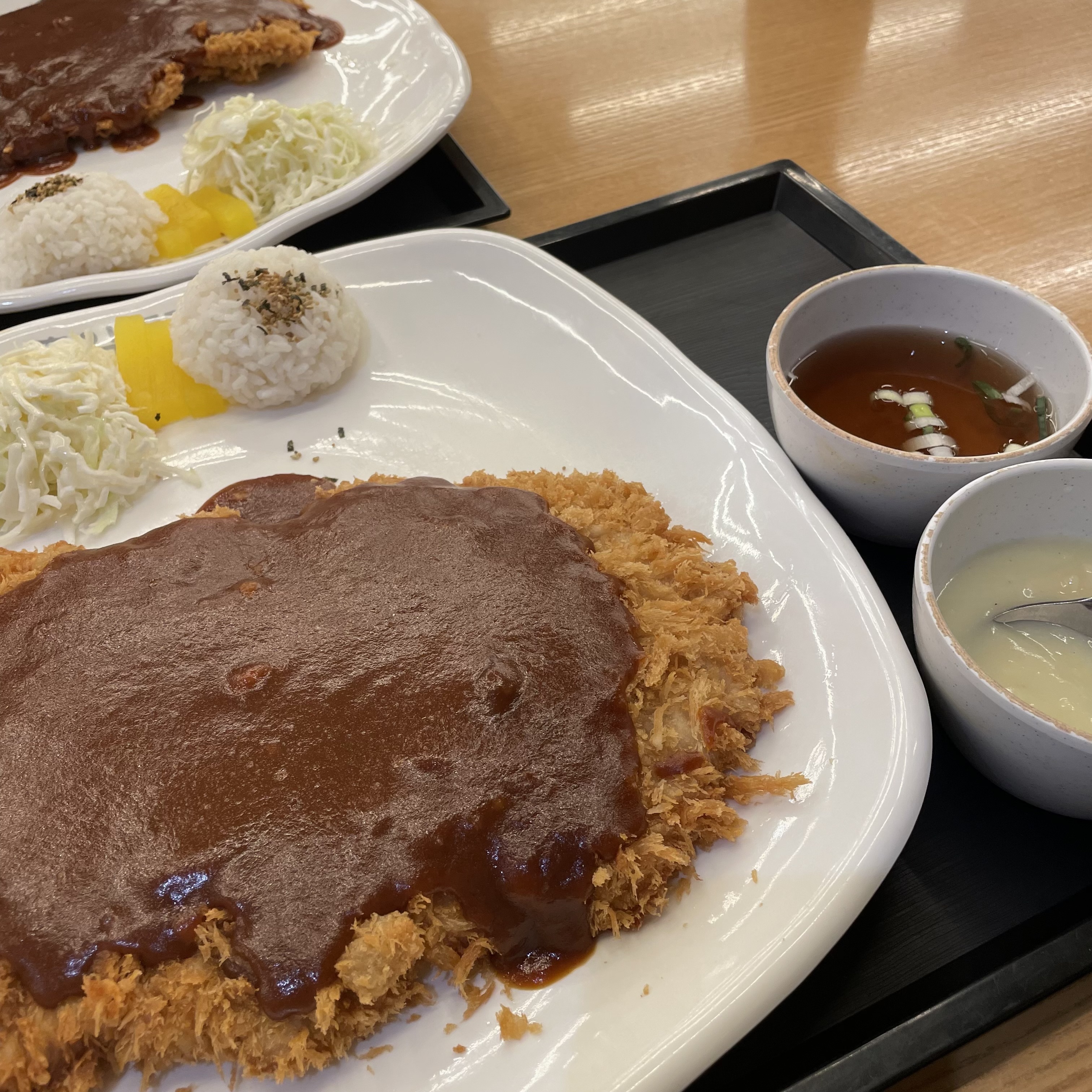 홍익 돈까스는 처음 와보는데 맛있고 양도 많아요!! - 광주 충장로 맛집 홍익돈까스 광주충장점