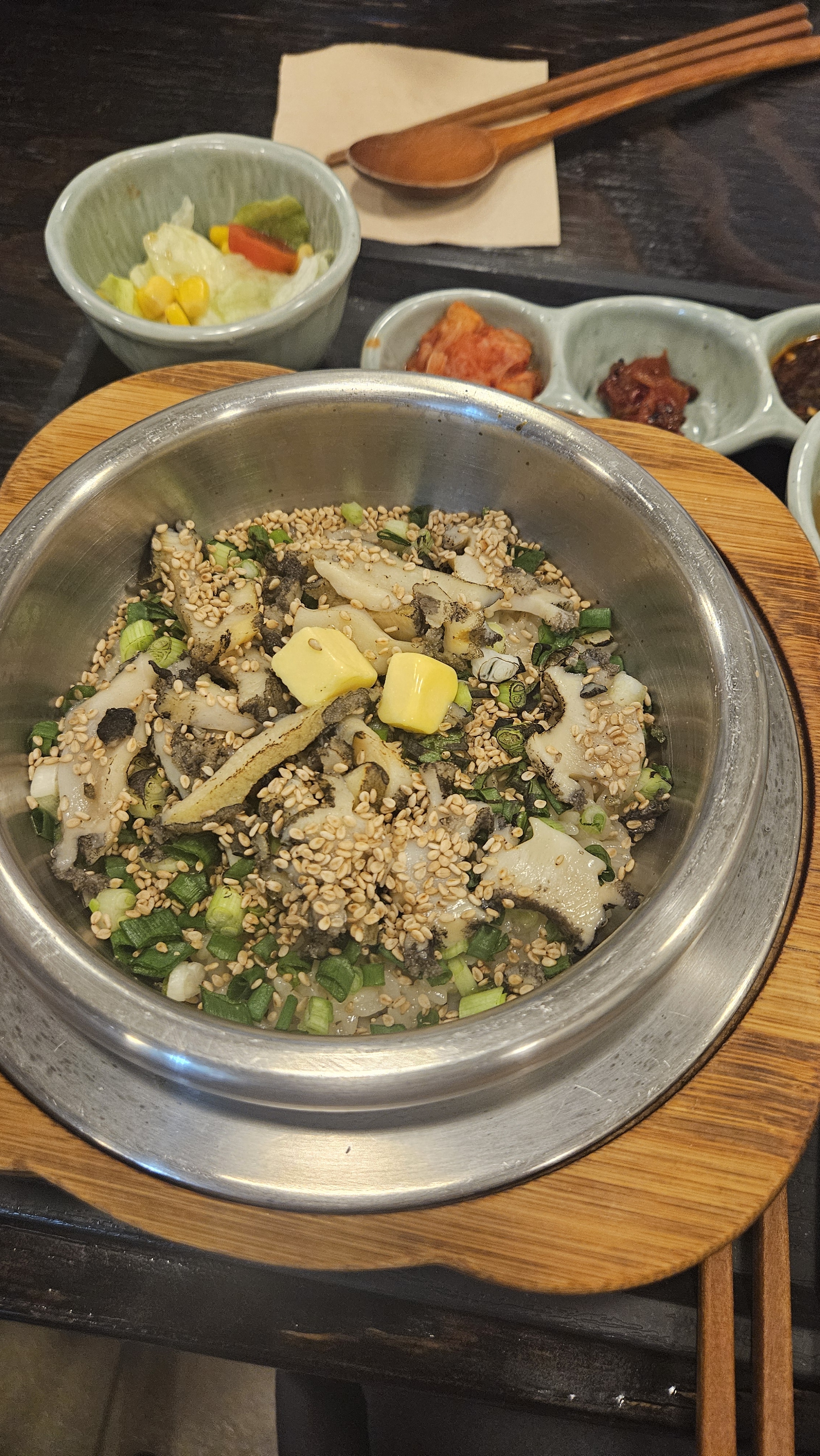 강아지 같이올수있어서 좋아요😆🐶 단체예약했는데 밥 간도 적당하고 매장도 넓어서 편해요!!