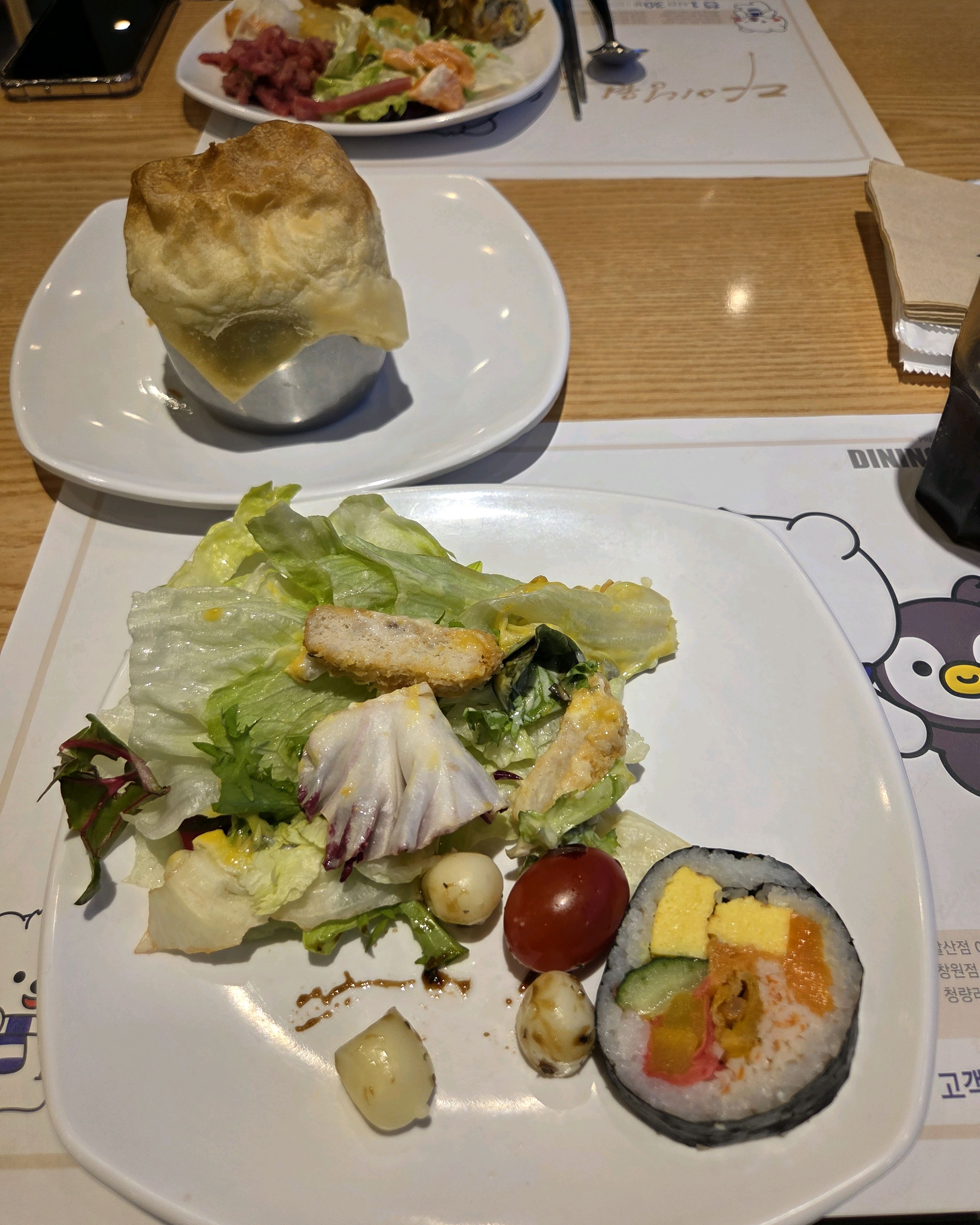 회식으로 왔는데 다양한 초밥도 있고, 곁들일 음식도 다양했습니다~! - 진해 맛집 다이닝원 진해점