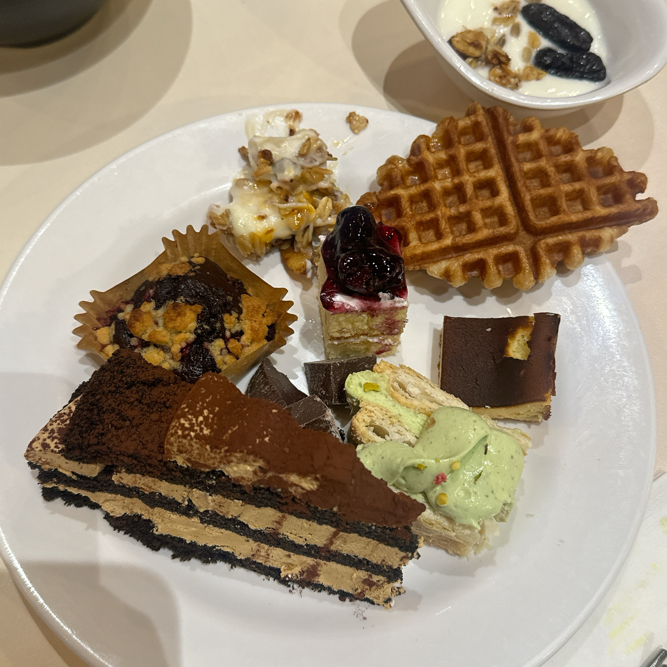 주말에 왔더니 사람터지네용 그래듀 음식 빨리 채워지고 잘먹었습니다! - 미아사거리 맛집 애슐리퀸즈 미아사거리역점